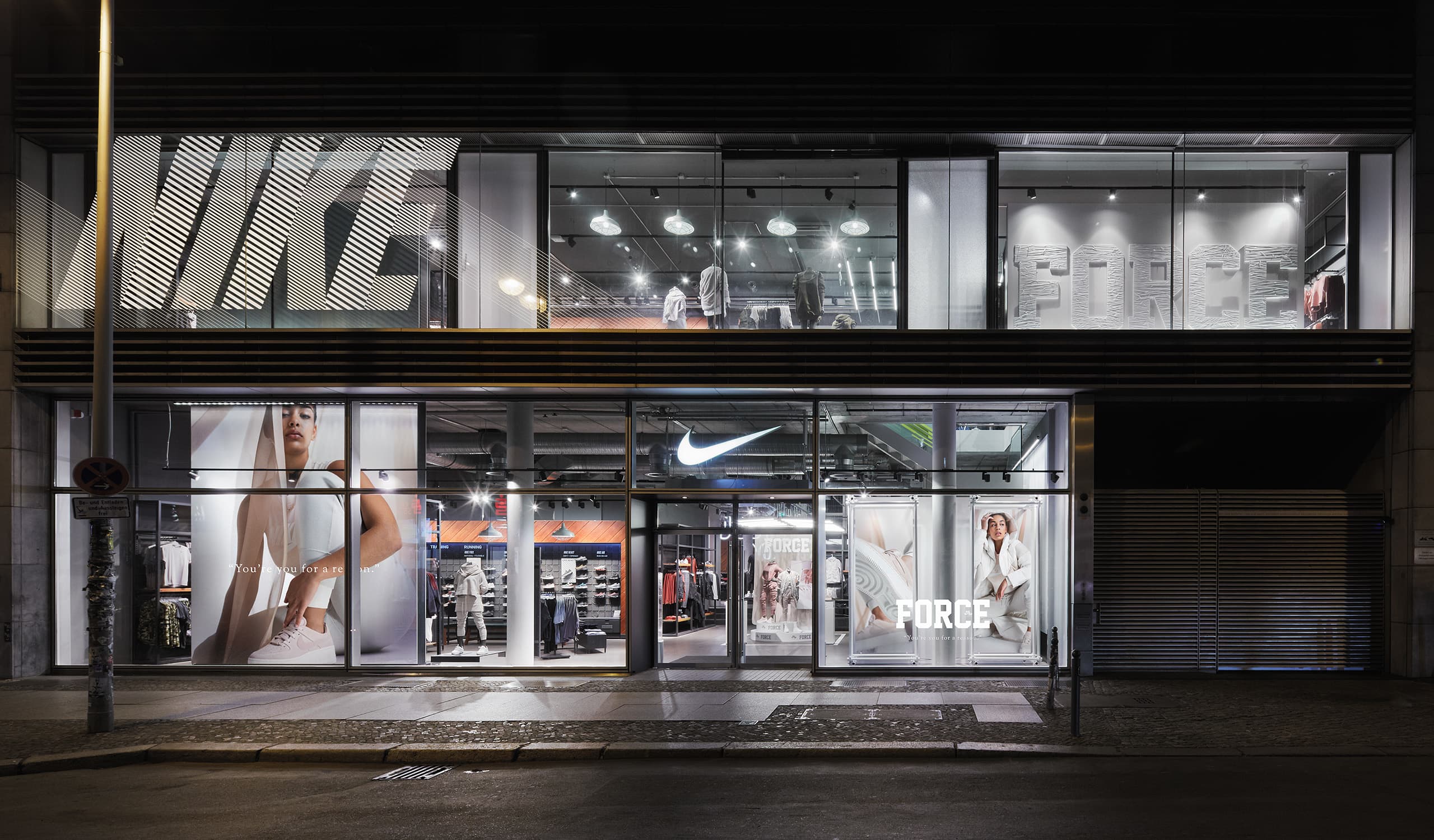 Matig belangrijk reptielen Nike Store Berlin Mitte (Partnered). Berlin, DEU. Nike.com