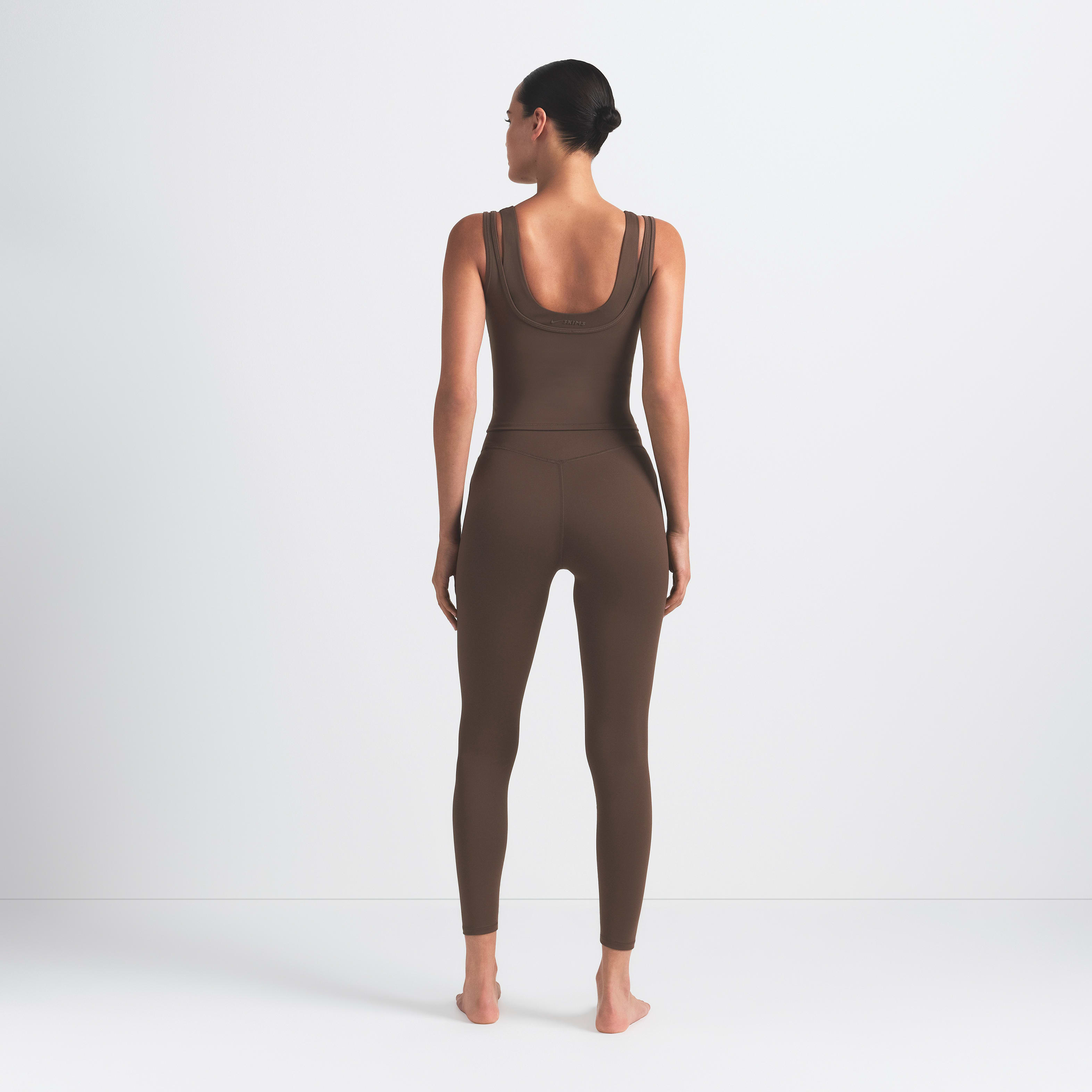 NikeSKIMS Matte Women's High-Waisted 26" Knee Grip Leggings