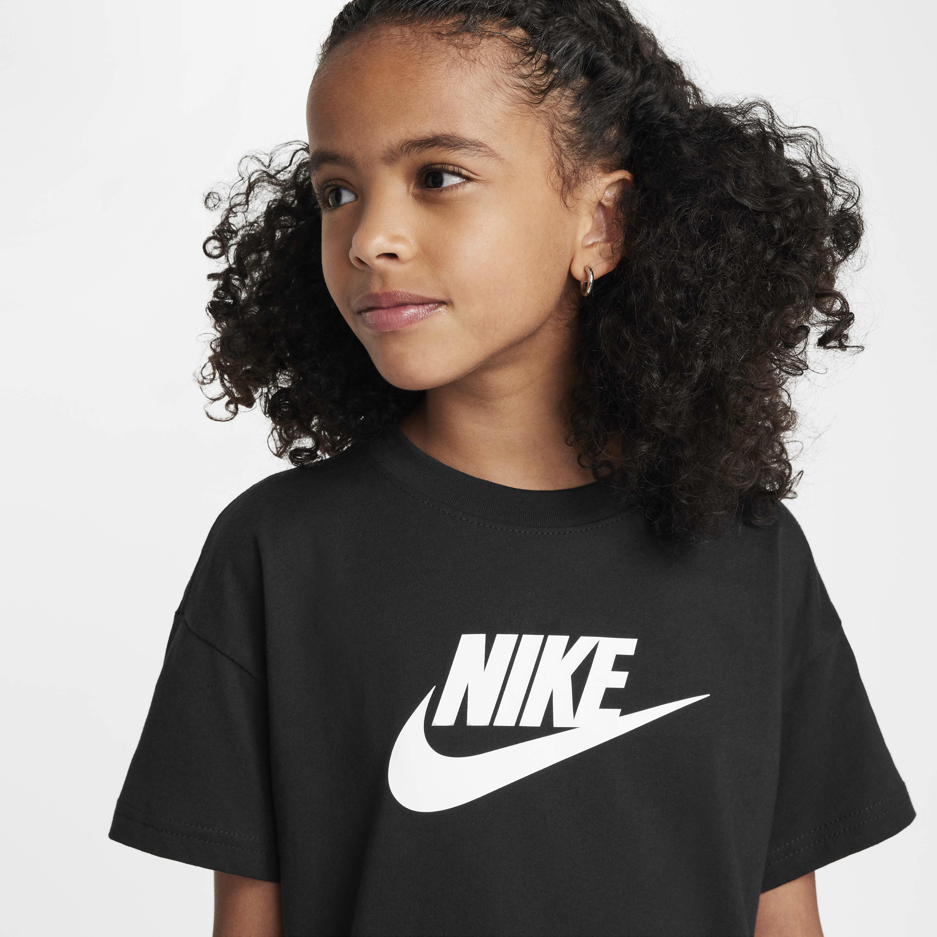 Nike Sportswear Big Kids' (Girls') T-Shirt