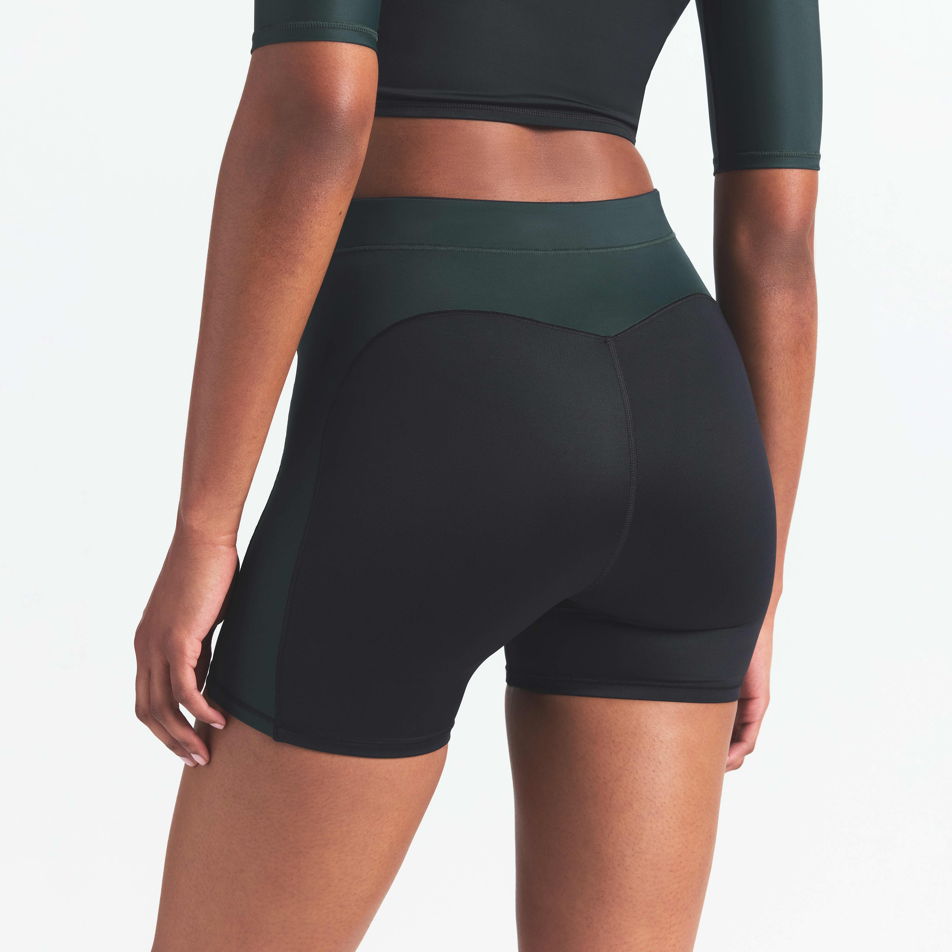 NikeSKIMS Shine Women's High-Waisted 5" Biker Shorts