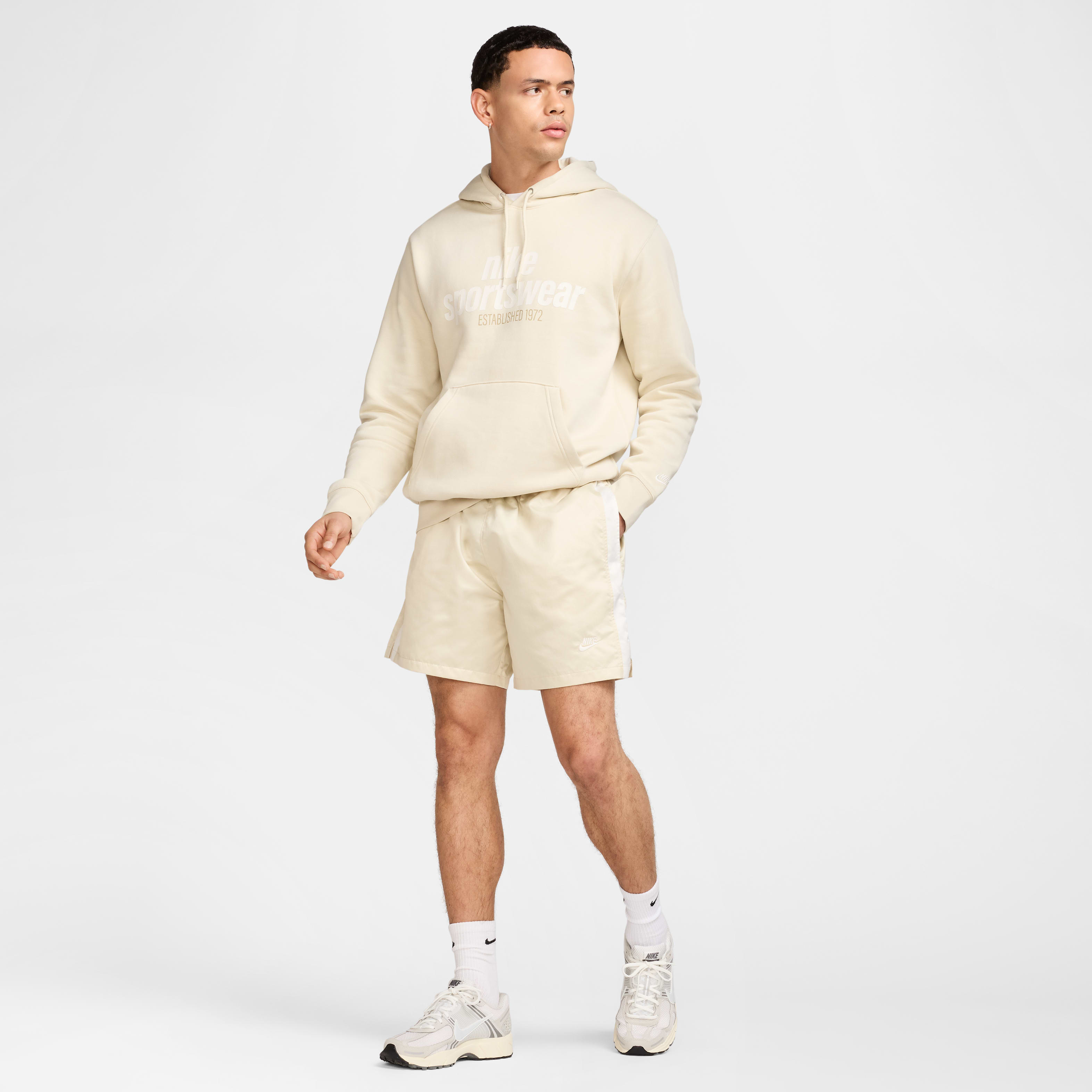 Nike Sportswear Club Men's Flow Football Shorts