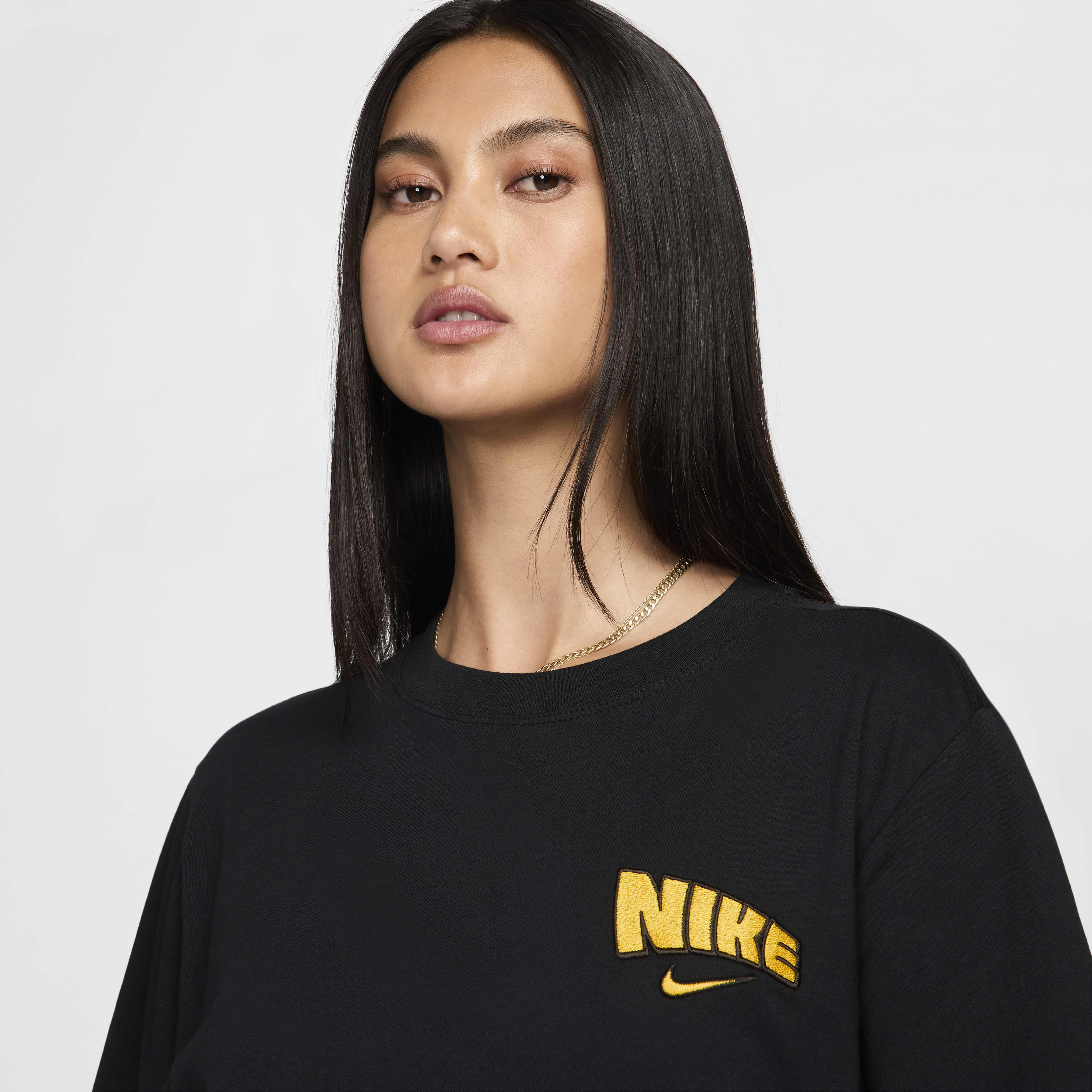 Nike Sportswear Women's Loose Short-Sleeve T-Shirt