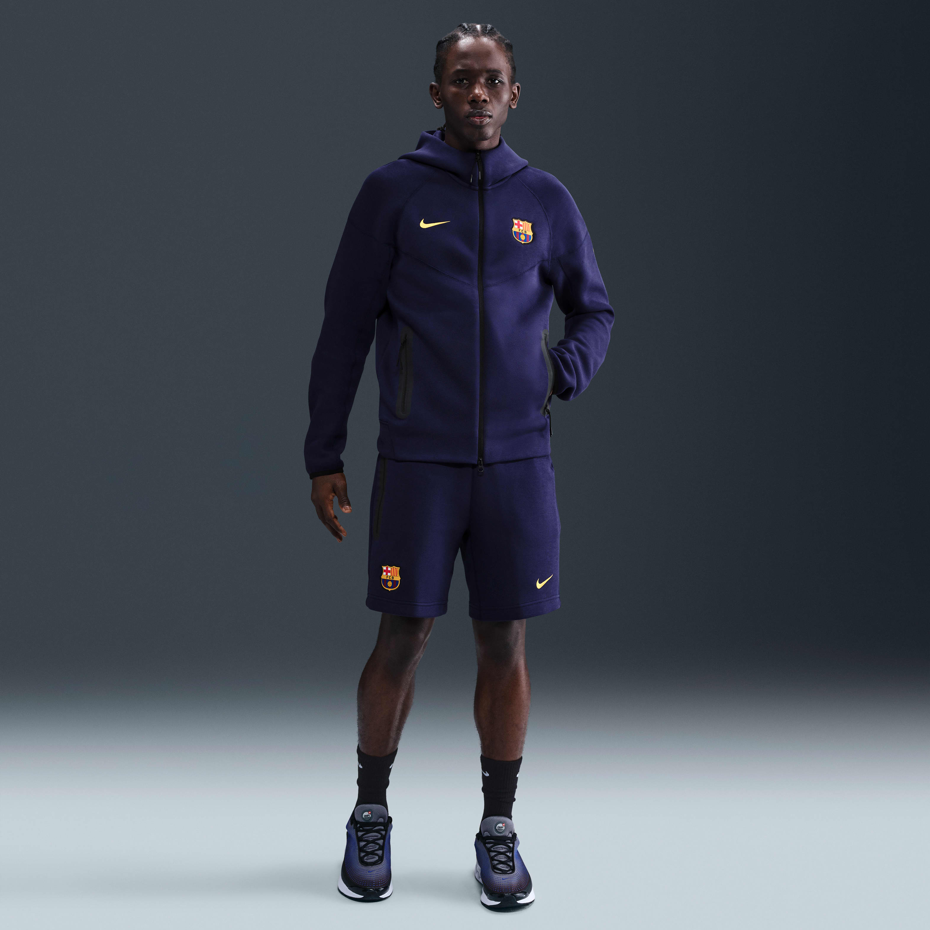 FC Barcelona Tech Men's Nike Soccer Fleece Shorts