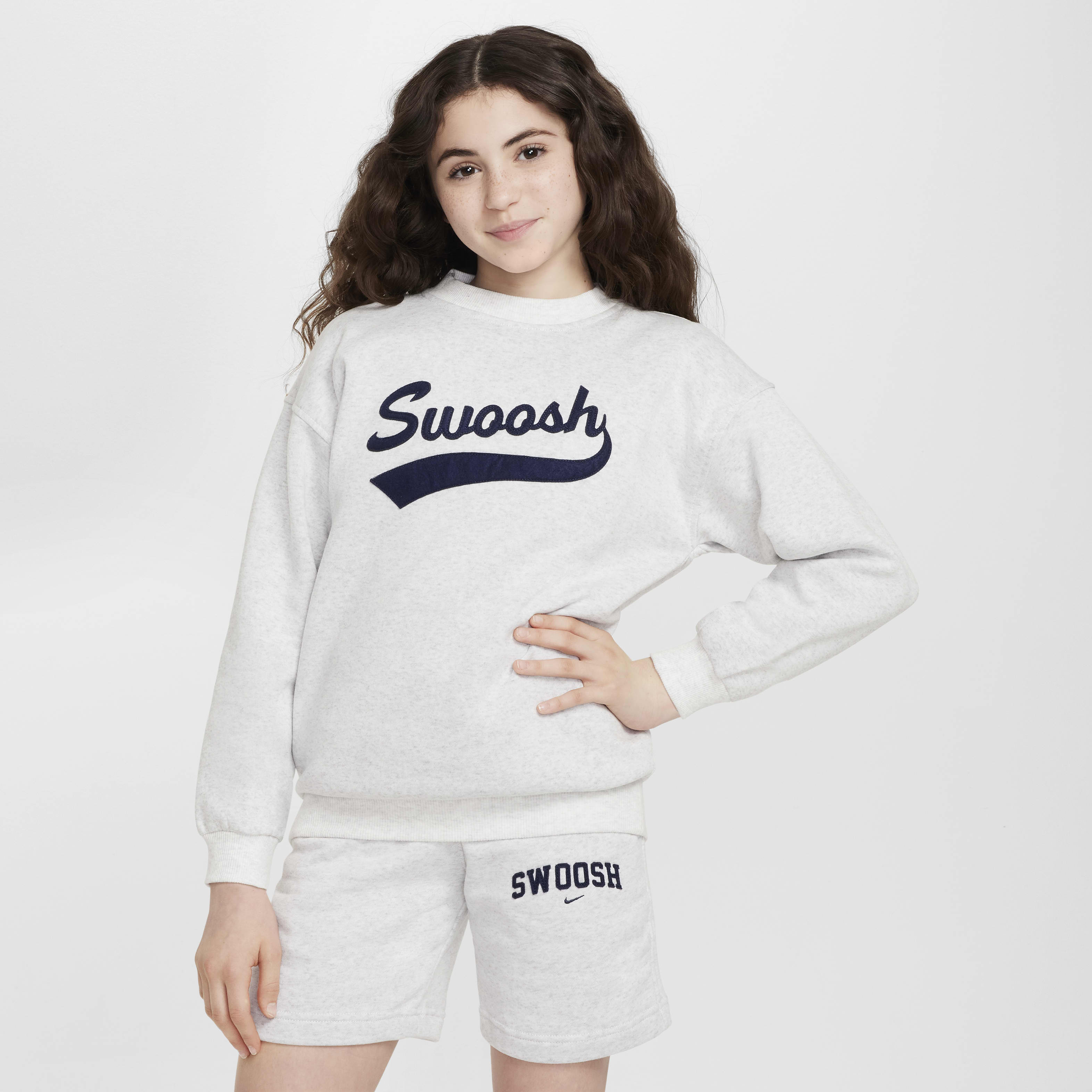 Nike Sportswear Club Fleece Big Kids' (Girls') Oversized Crew-Neck Sweatshirt