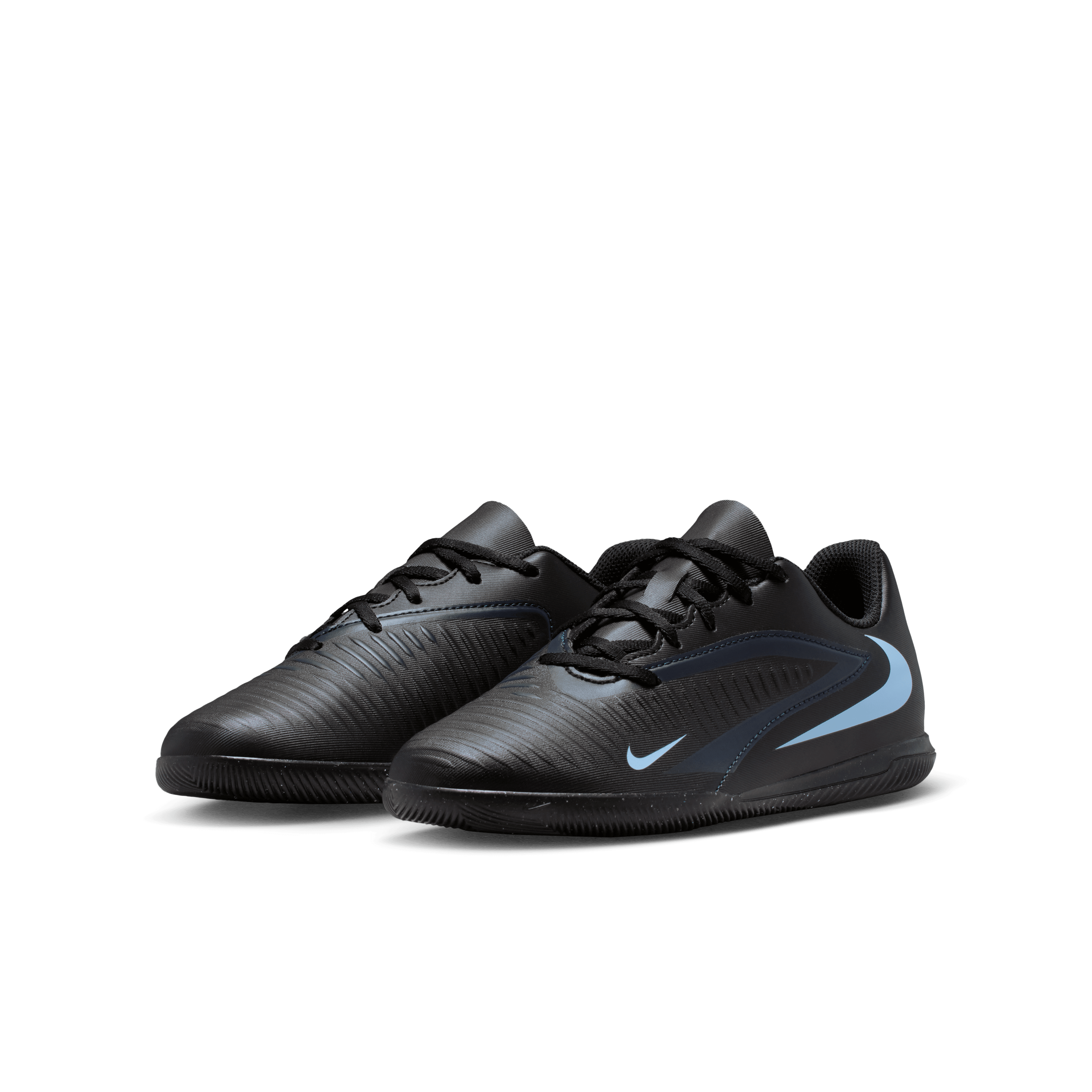 Nike Jr. Phantom 6 Low Club Big Kids' Indoor/Court Soccer Shoes