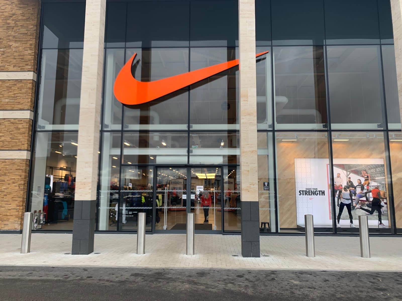 Chip administración serie Nike Factory Store Bicester Gateway. Bicester, GBR. Nike.com GB