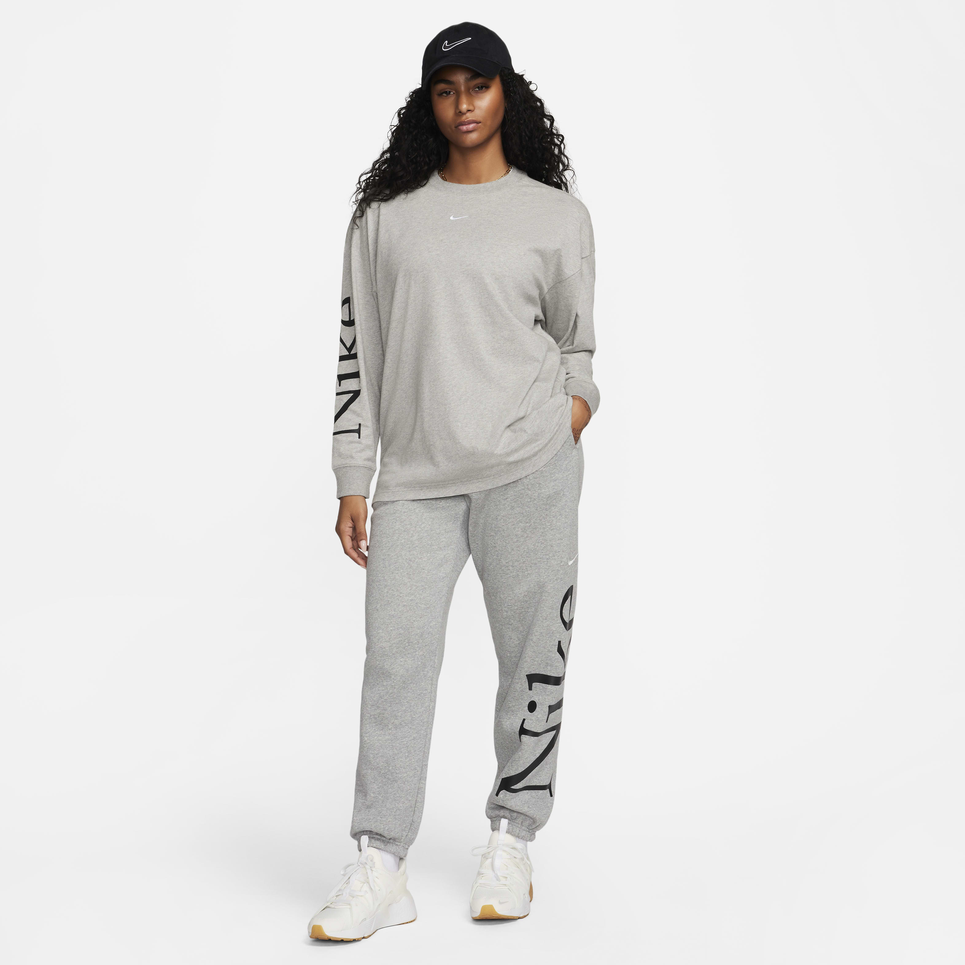 Nike Sportswear Women's Oversized Long-Sleeve Top