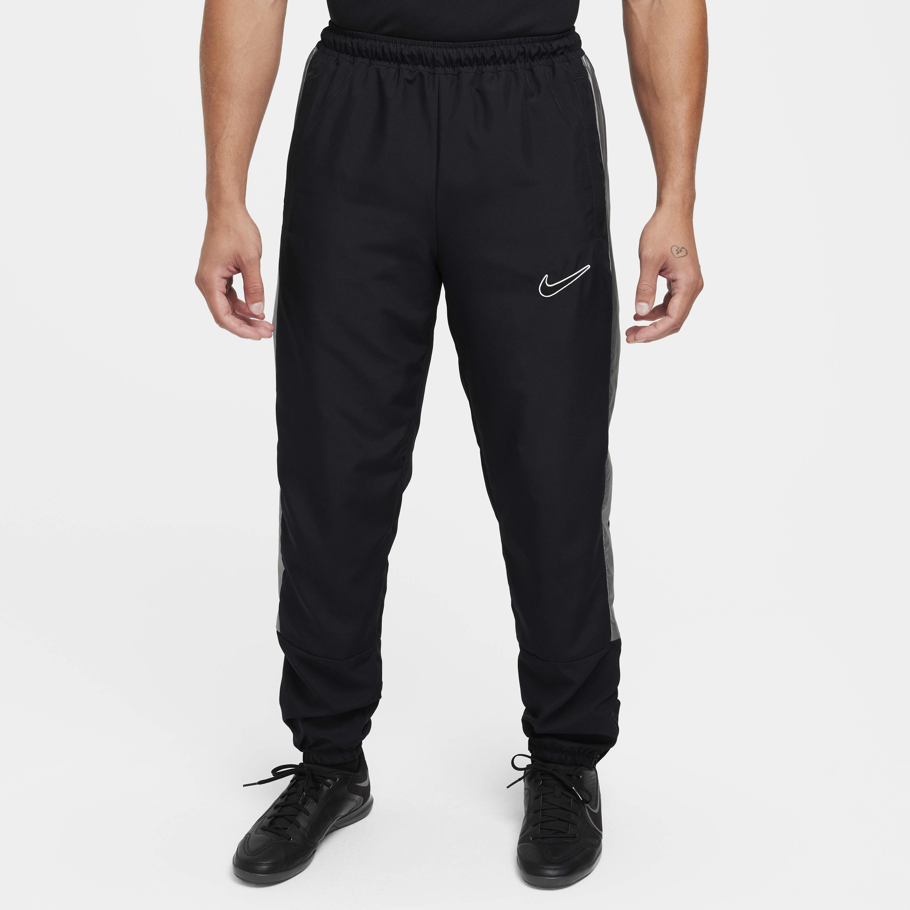 water resistant pants nike