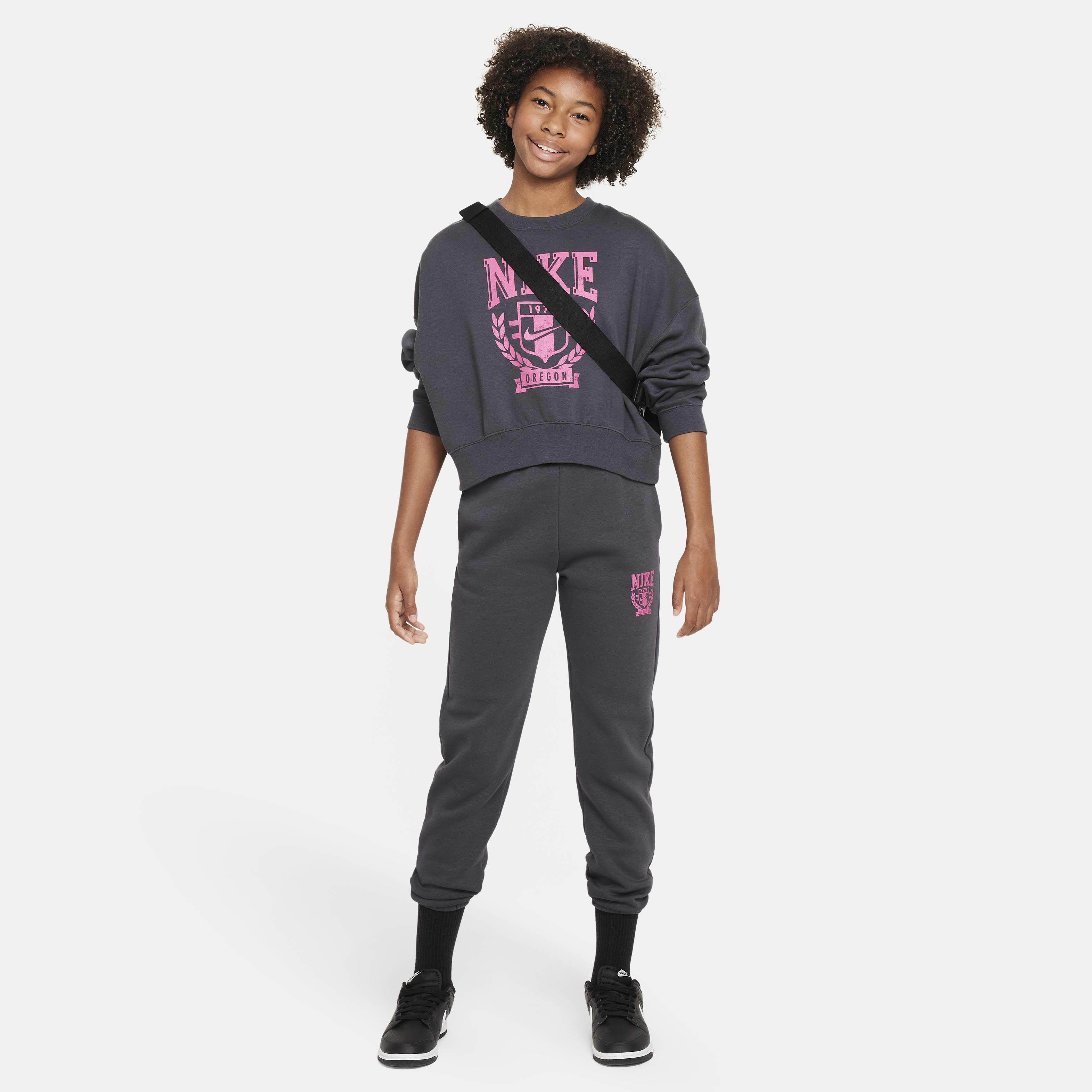 Nike Sportswear Big Kids' (Girls') Oversized Fleece Crew-Neck Sweatshirt