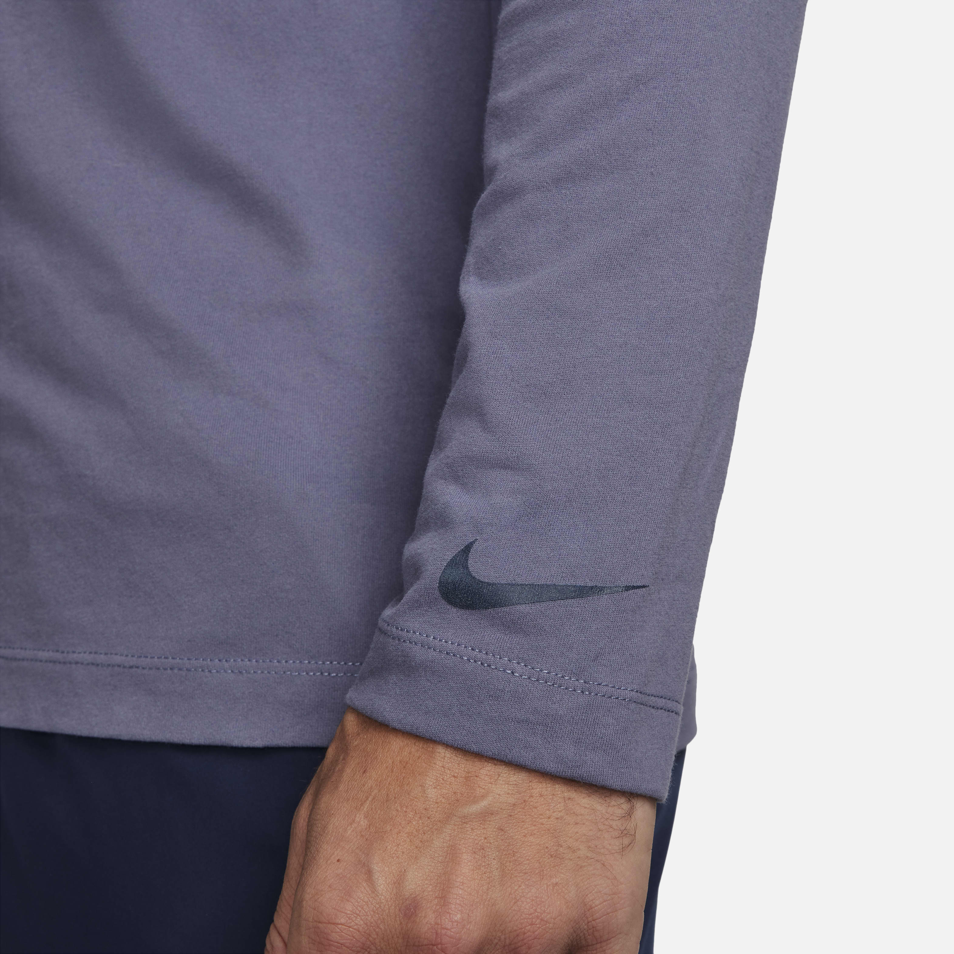 Nike Men's Dri-FIT Long-Sleeve Fitness T-Shirt