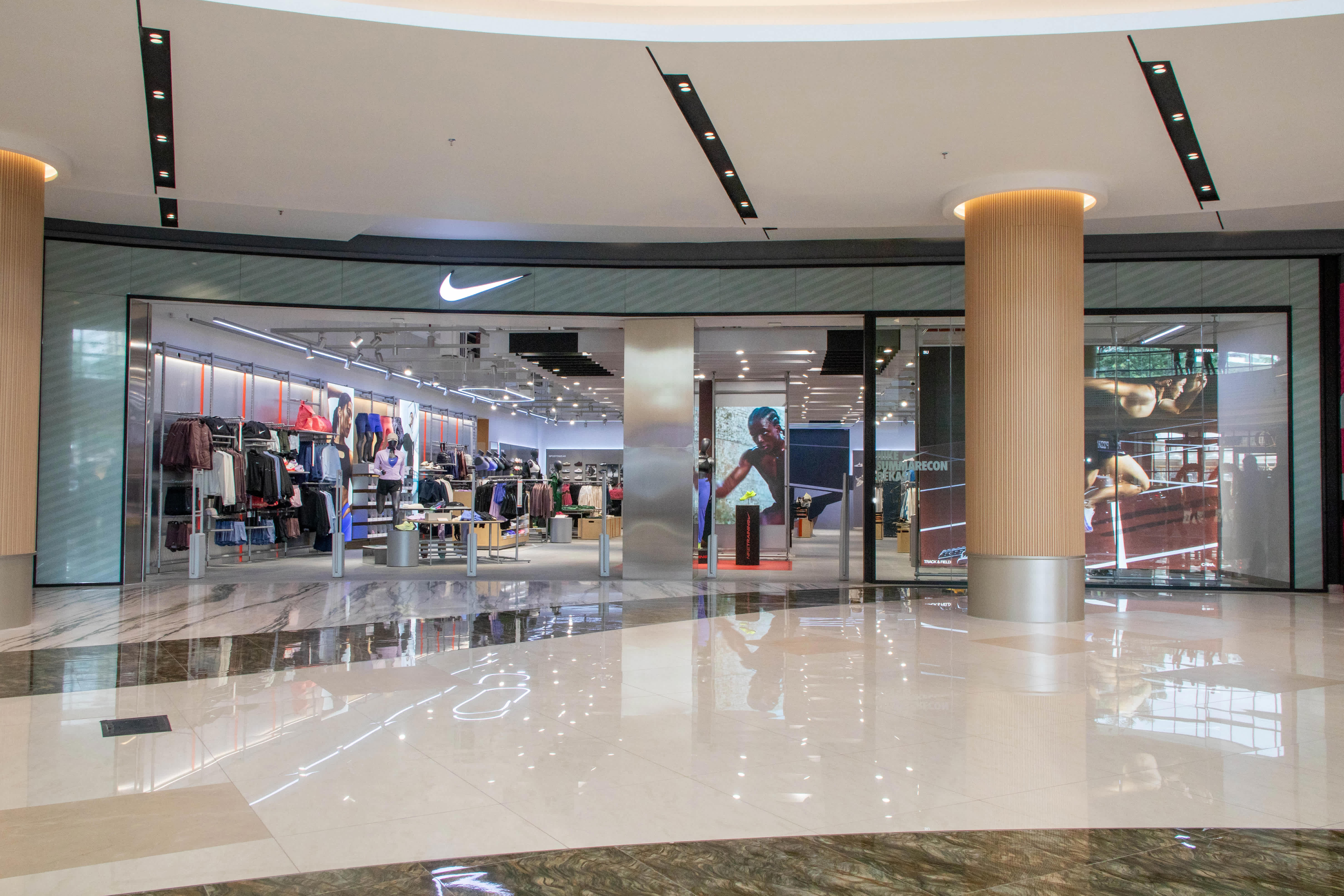 Nike Summarecon Mal Bekasi