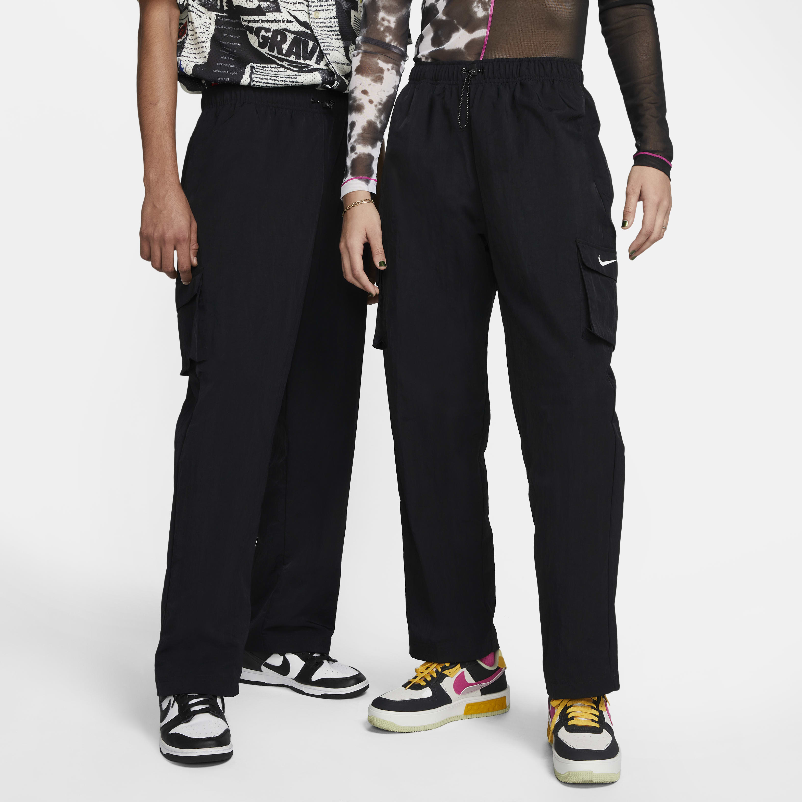 Nike Sportswear Essential Women's High-Rise Woven Cargo Pants