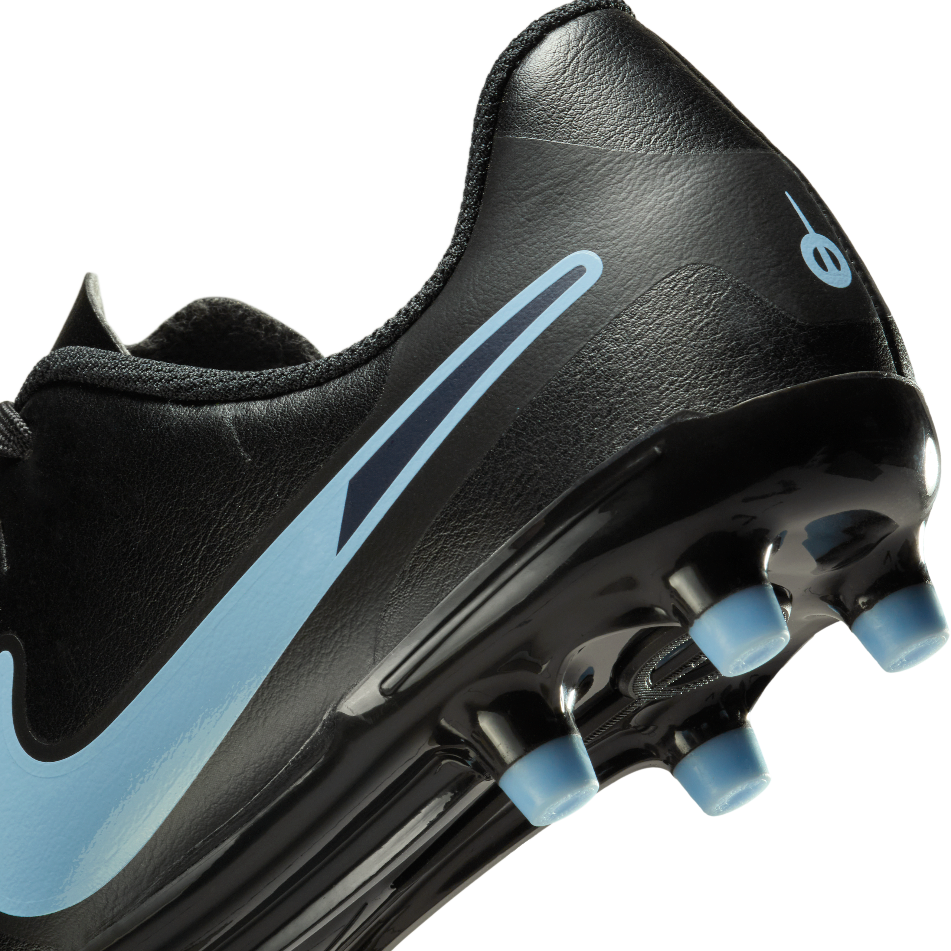 Nike Jr. Tiempo Legend 10 Club Little/Big Kids' Turf Low-Top Soccer Shoes