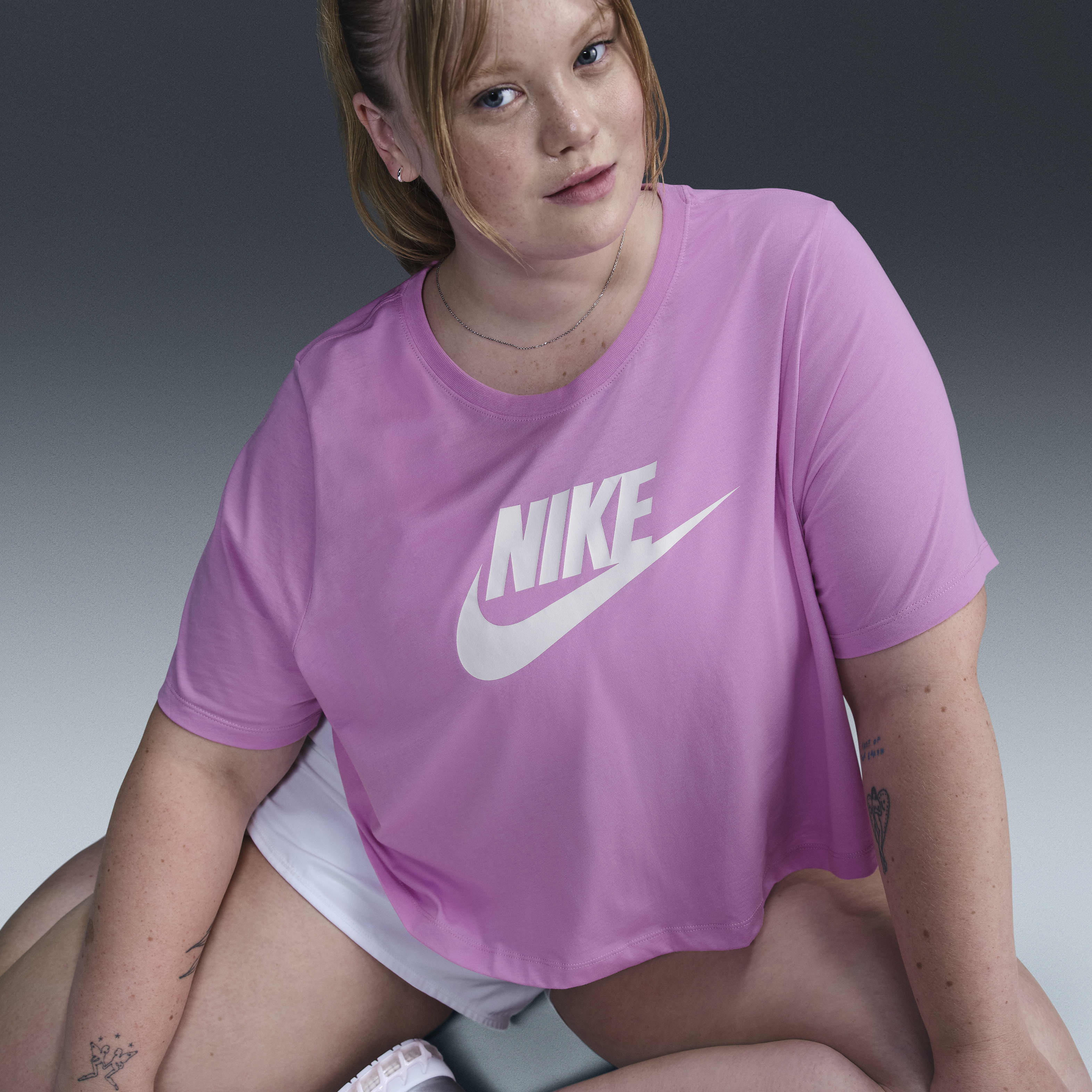 Nike Sportswear Essential Women's Cropped Logo T-Shirt (Plus Size)