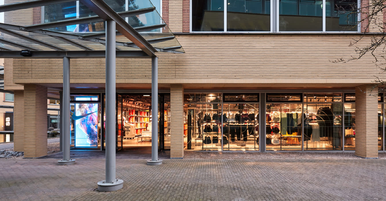 zand kort statisch Nike Clearance Store Utrecht. Utrecht, NLD. Nike.com