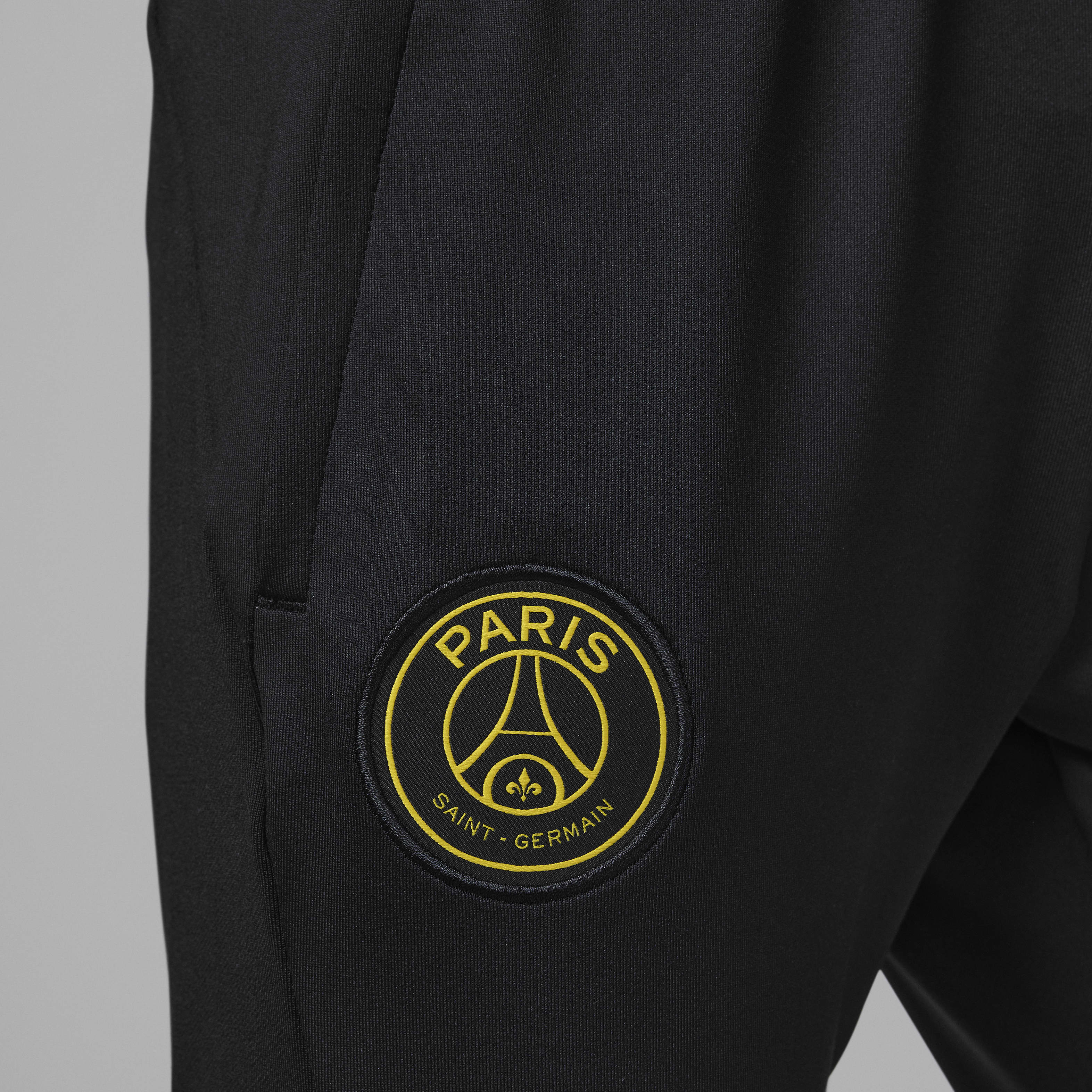 Paris Saint-Germain Strike Big Kids' Jordan Dri-FIT Knit Soccer Pants