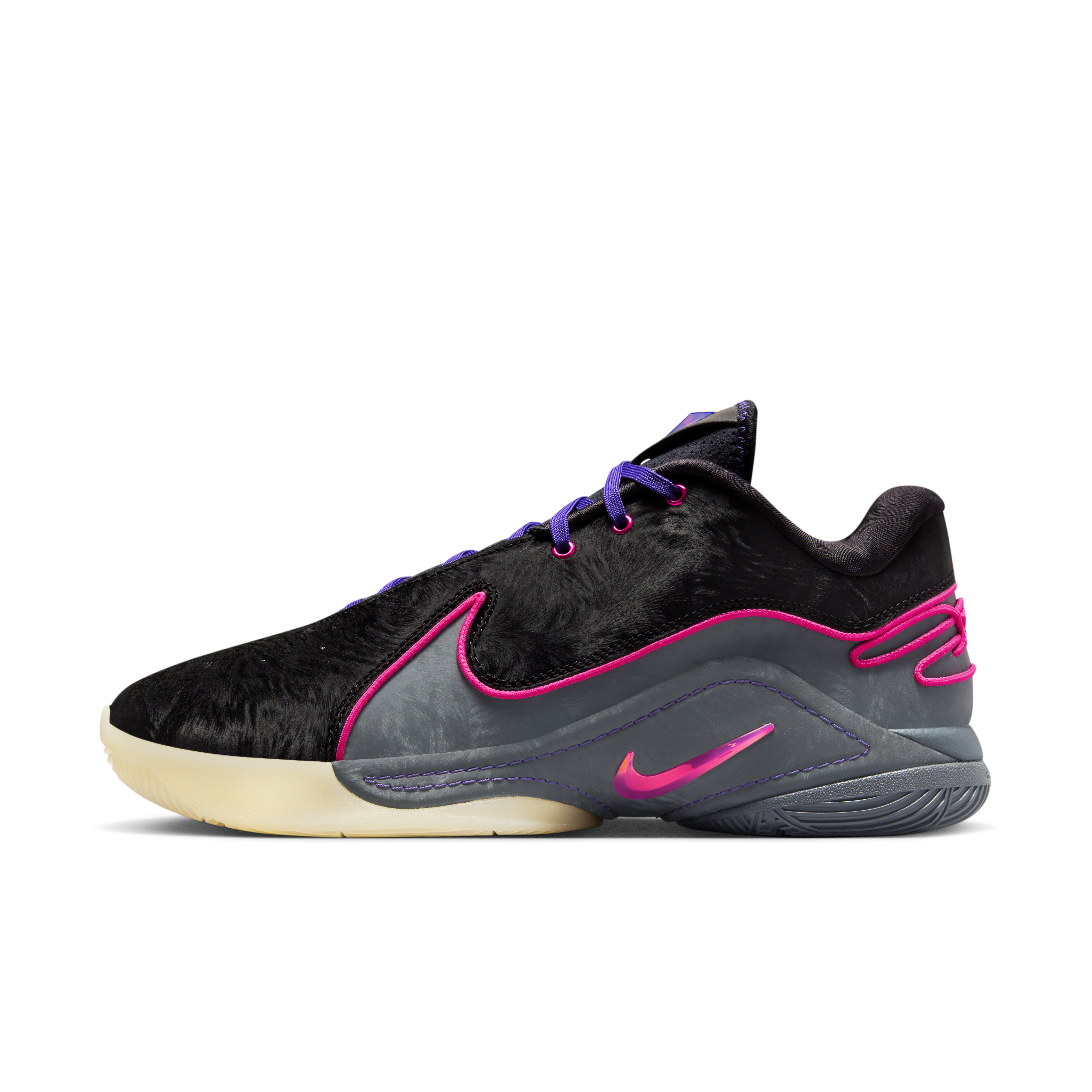 LeBron XXII Basketball Shoes
