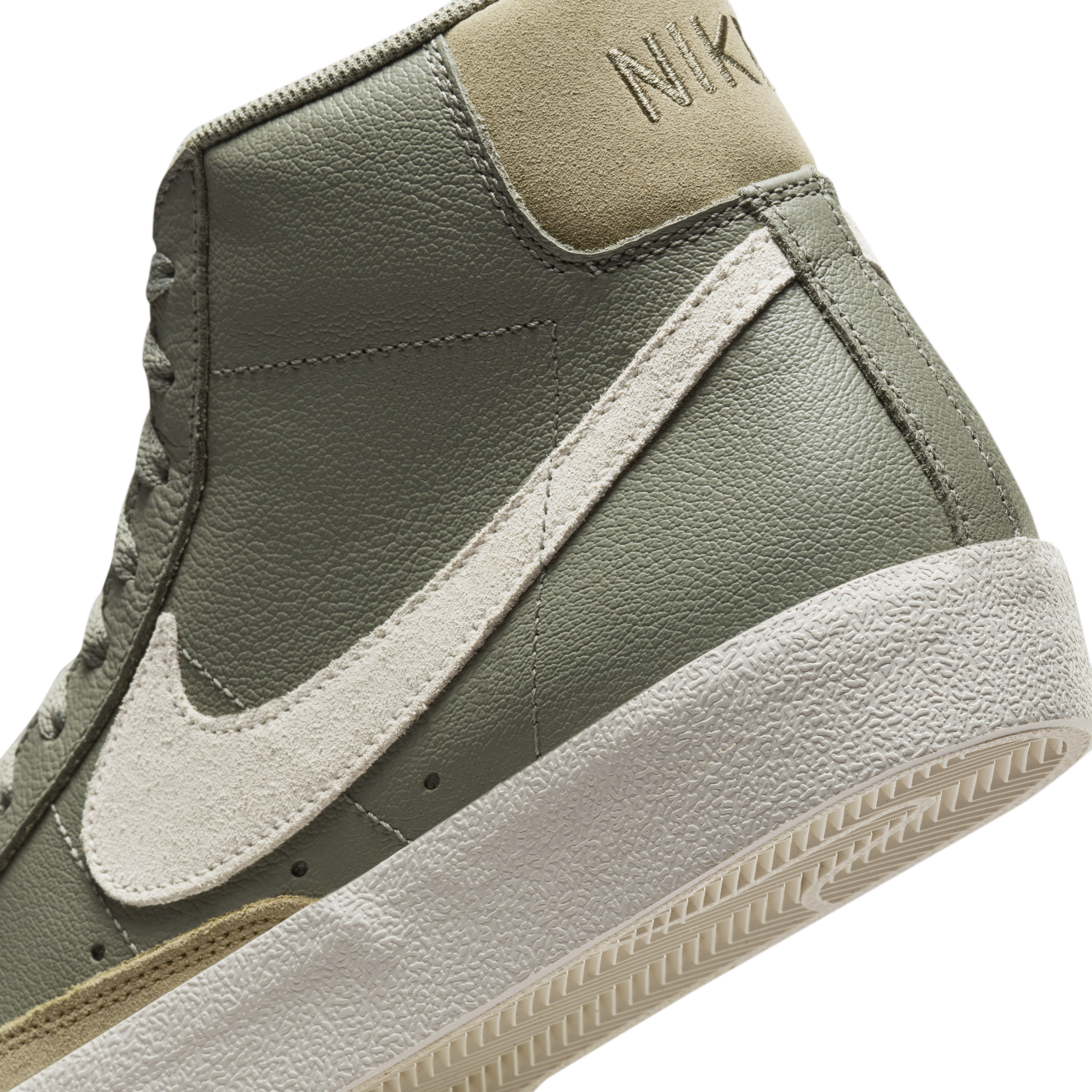 Nike Blazer Mid '77 Premium Men's Shoes