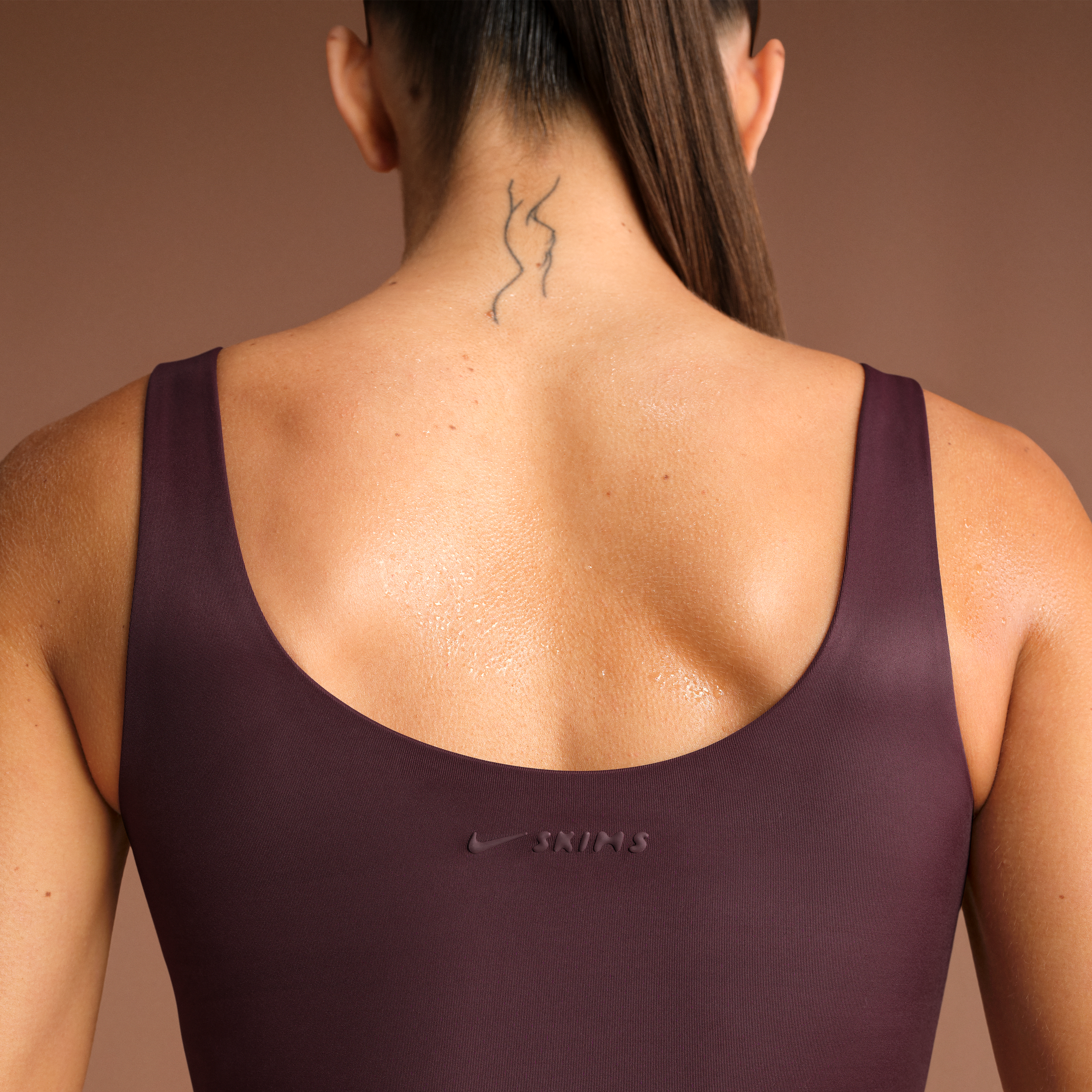 NikeSKIMS Shine Women's Scoop-Neck Bra Top