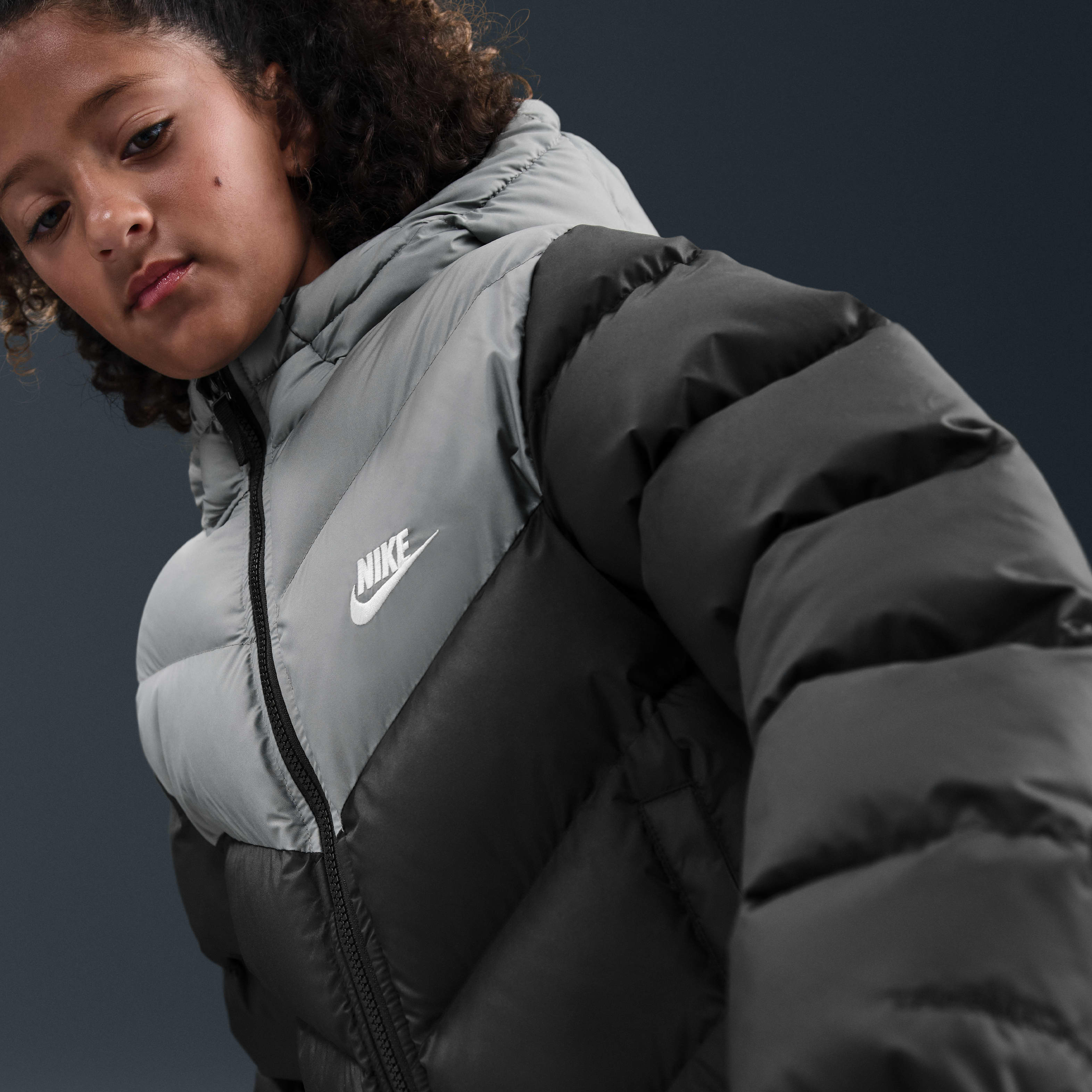 Nike Sportswear All Day Play Big Kids' Therma-FIT Loose-Fit Puffer Jacket