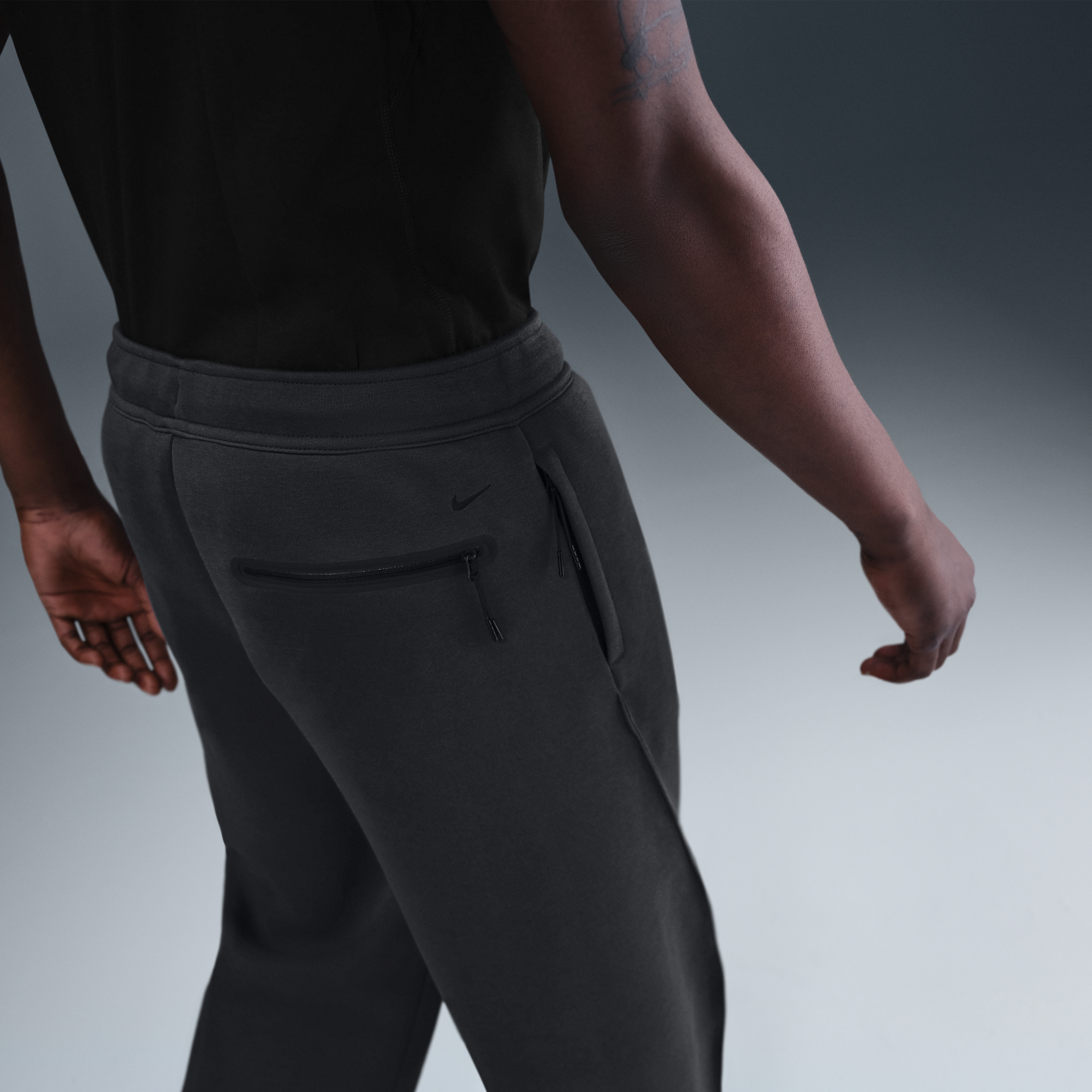 Nike Tech Men's Fleece Loose-Fit Open Hem Pants