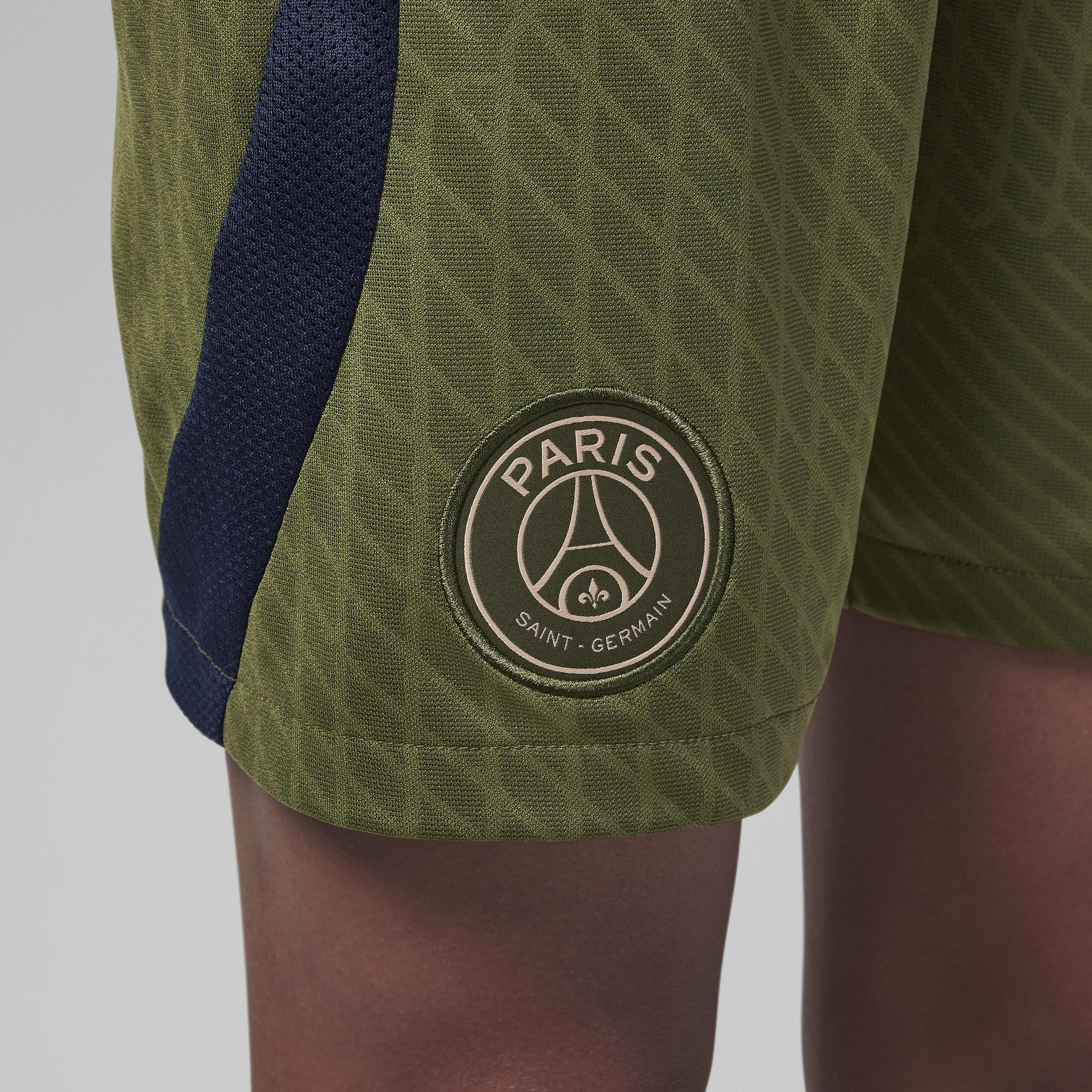 Paris Saint-Germain Strike Fourth Big Kids' Jordan Dri-FIT Soccer Shorts