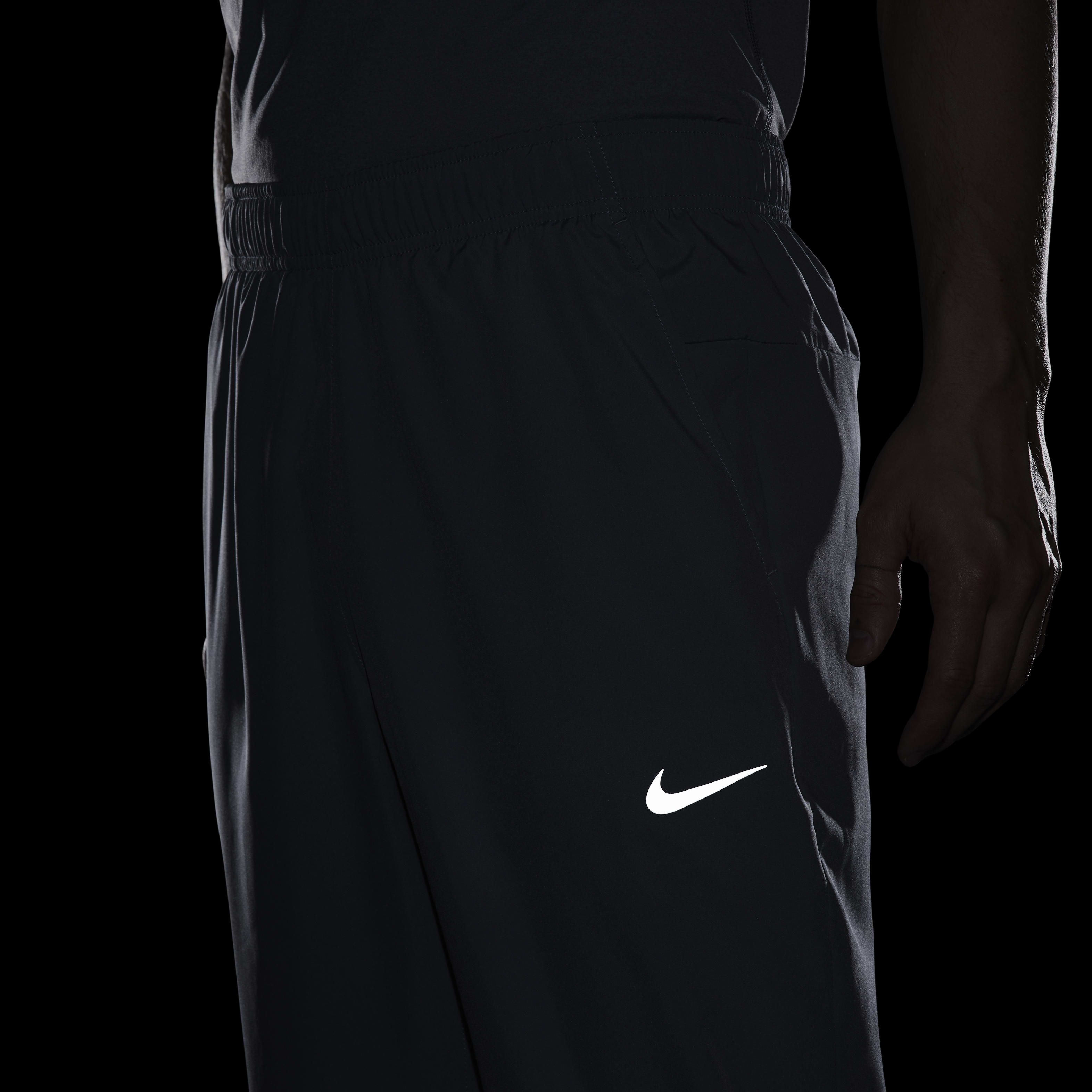 Nike Form Men's Dri-FIT Tapered Versatile Pants