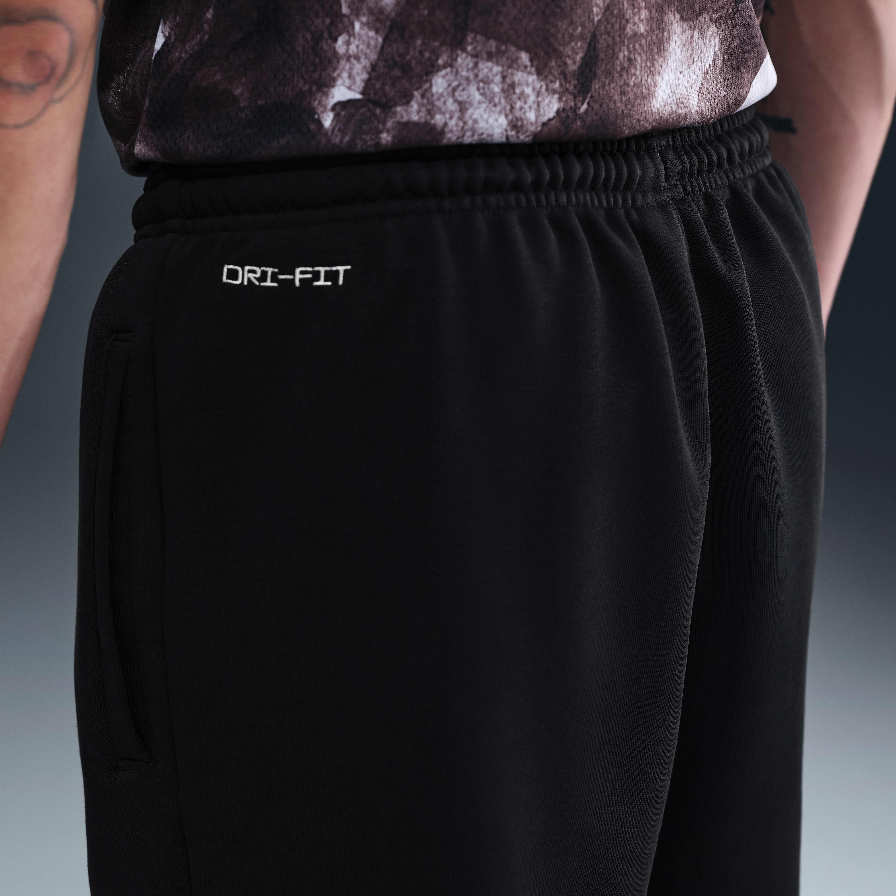 Nike Standard Issue Men's Dri-FIT 7/8-Length Basketball Pants