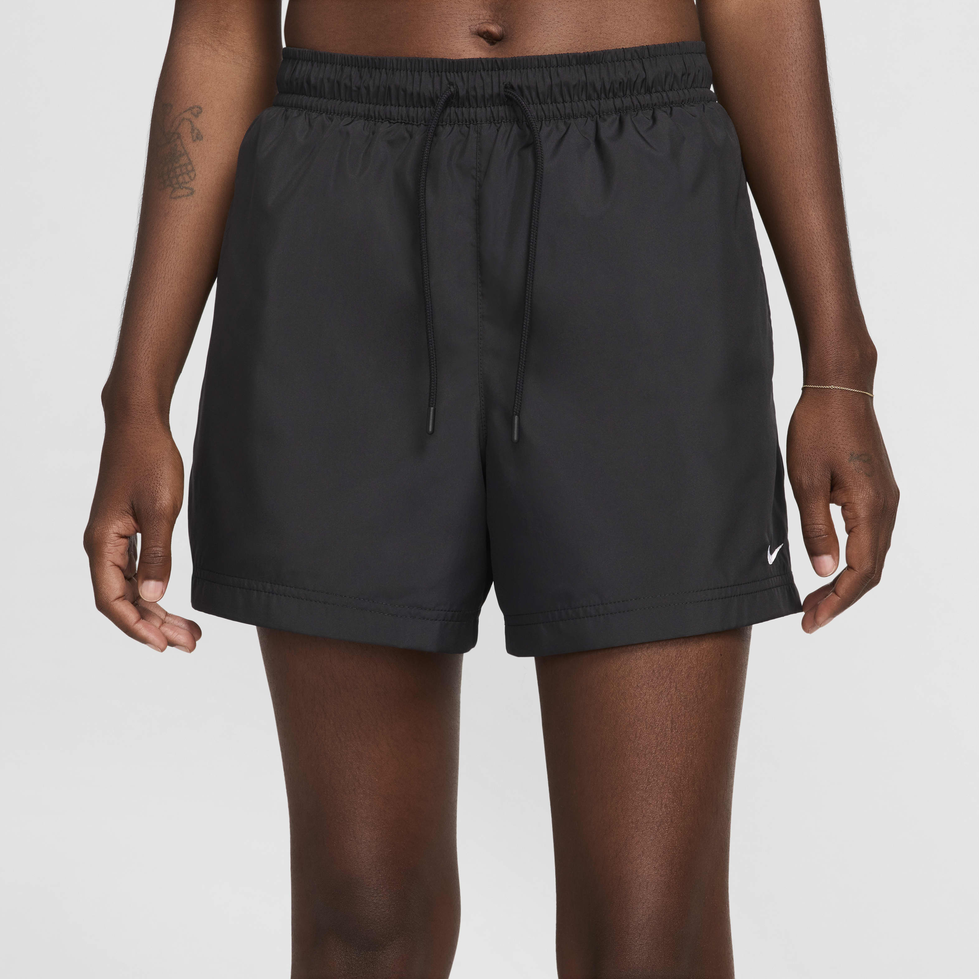 Nike Sportswear Classic Wovens Women's Mid-Rise Shorts