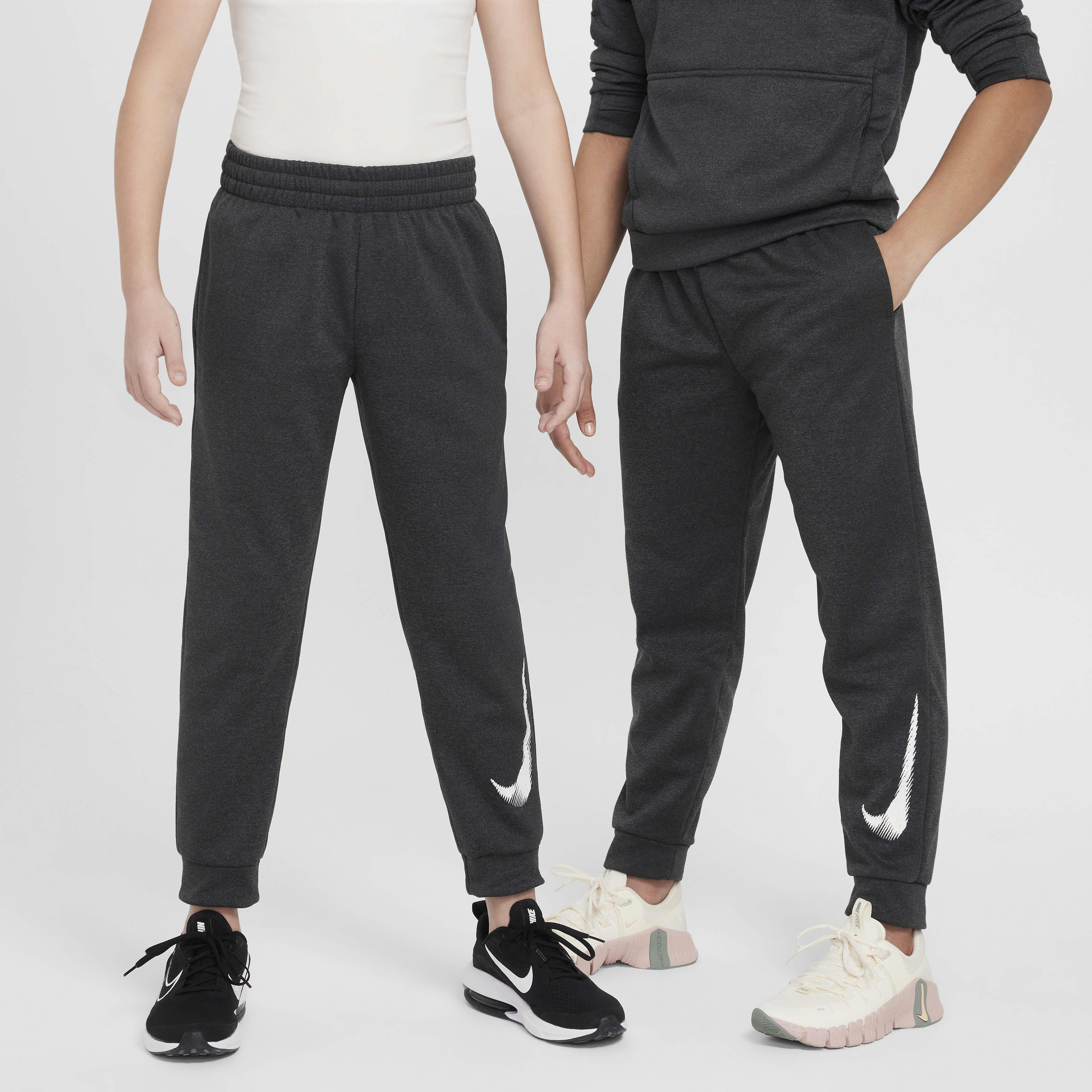 Nike Multi+ Big Kids' Therma-FIT Training Joggers