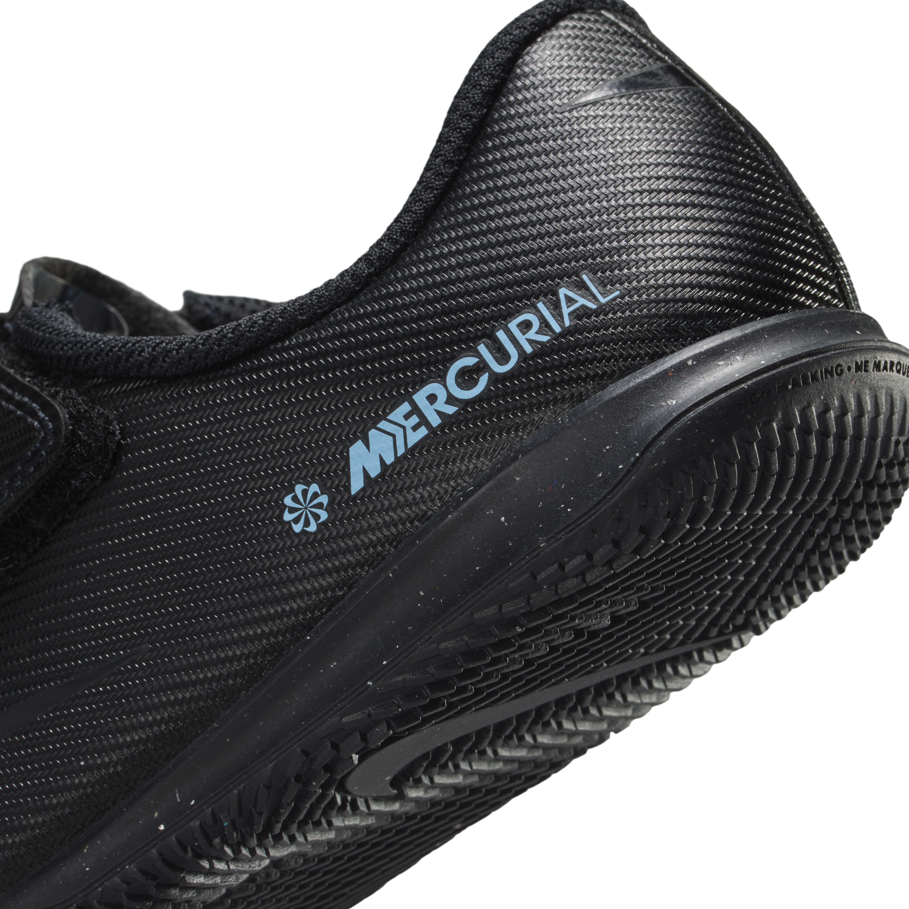 Nike Jr. Mercurial Vapor 16 Club Little Kids' IC Low-Top Soccer Shoes