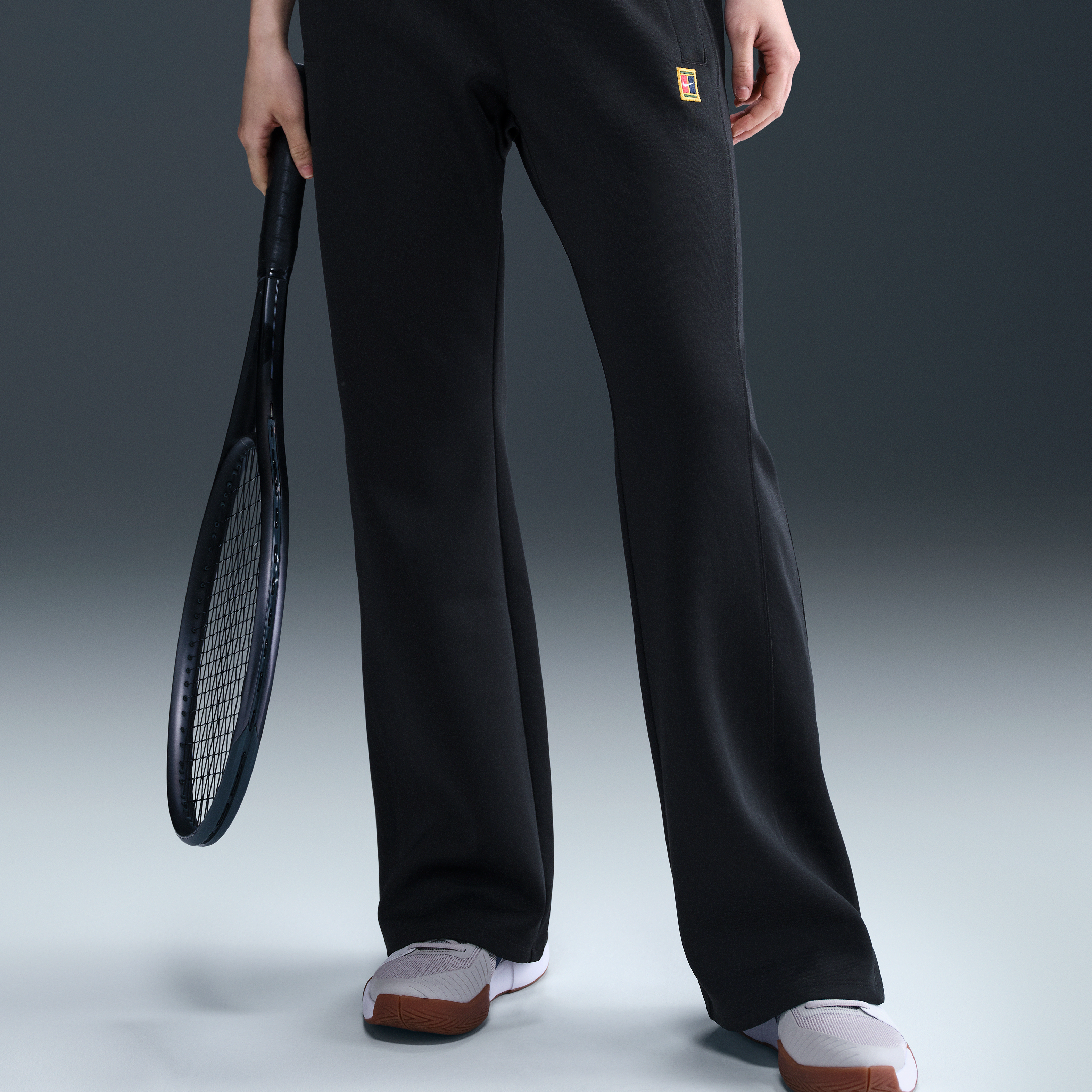 NikeCourt Heritage Windrunner Women's Mid-Rise Tennis Pants