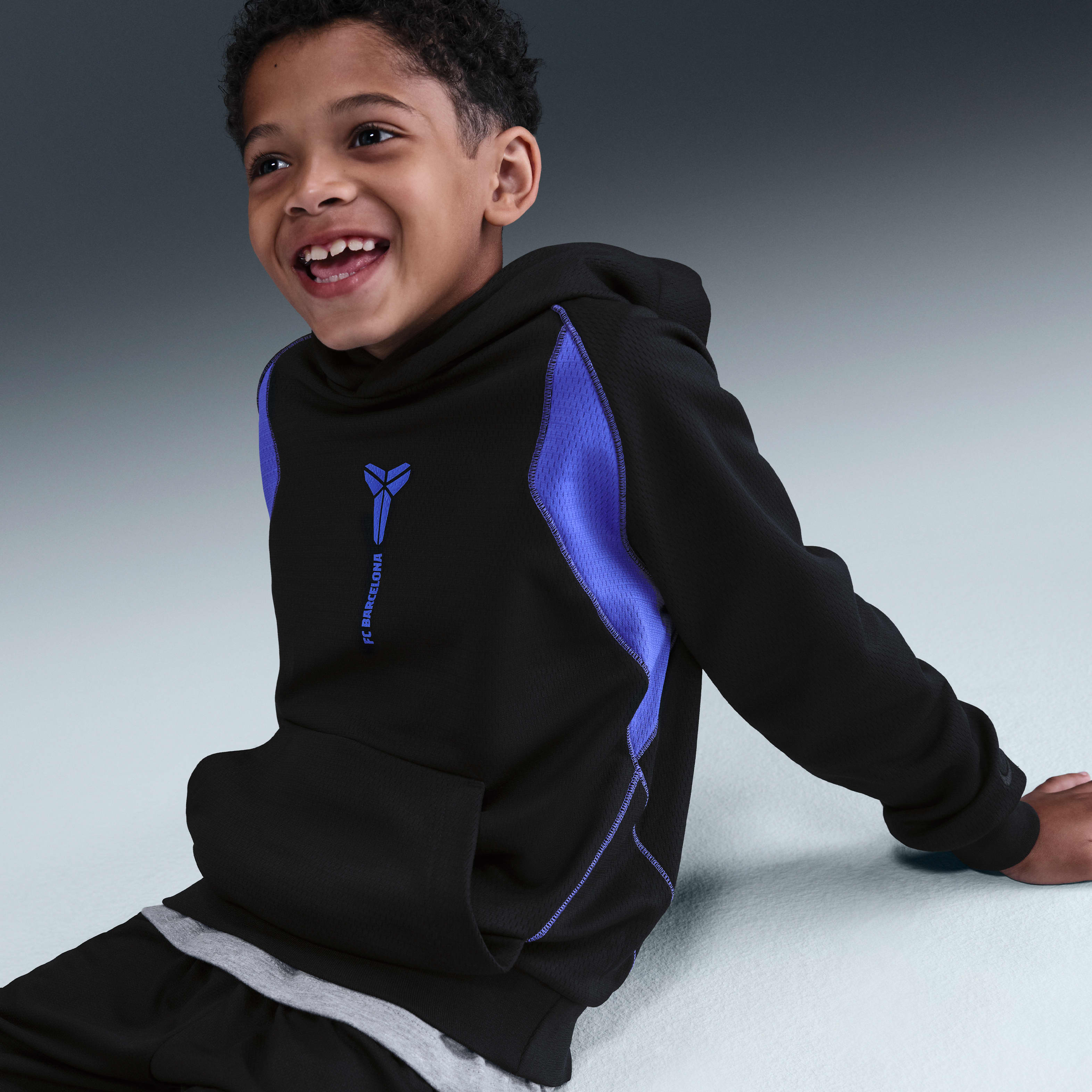 FC Barcelona Away Big Kids' Kobe Therma-FIT Soccer Pullover Hoodie