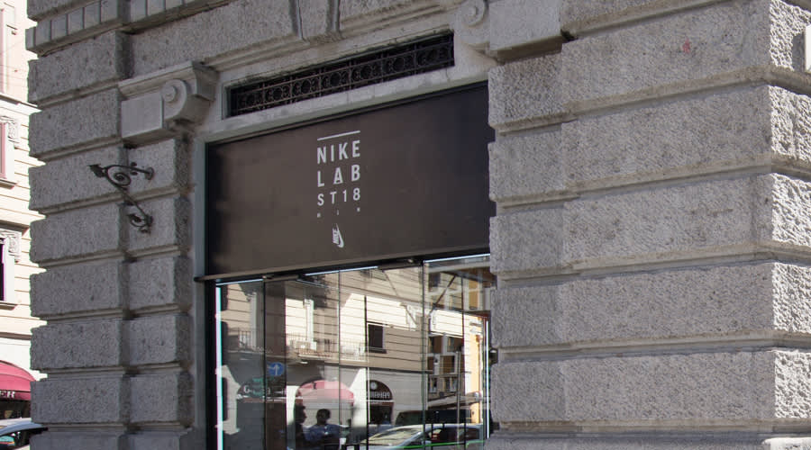 amplio medias Desde allí Nike Stores in Italy. Nike.com XL