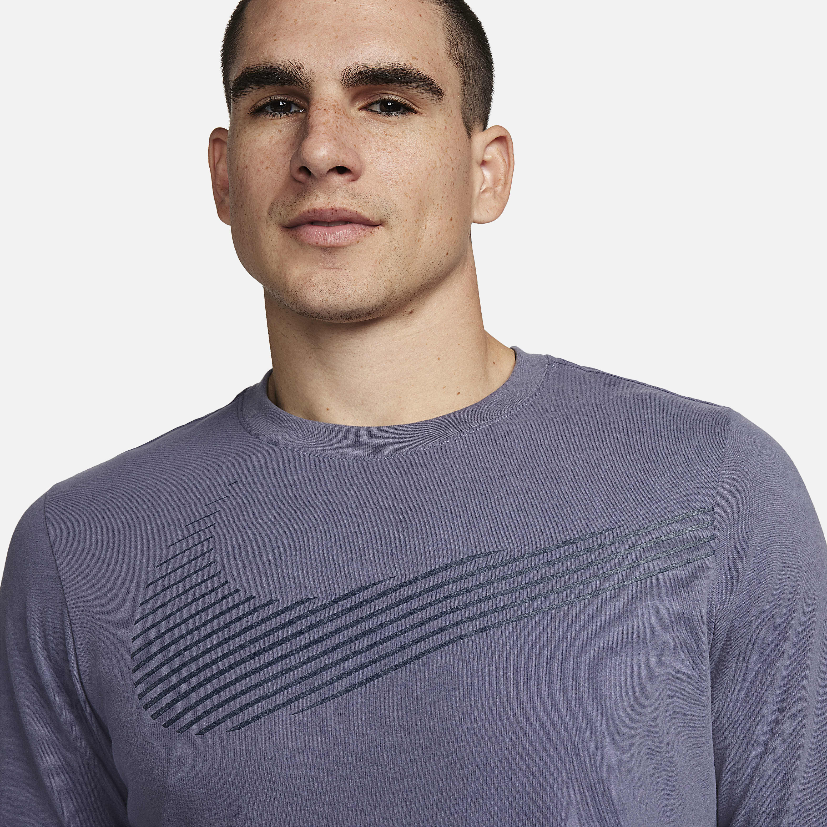 Nike Men's Dri-FIT Long-Sleeve Fitness T-Shirt