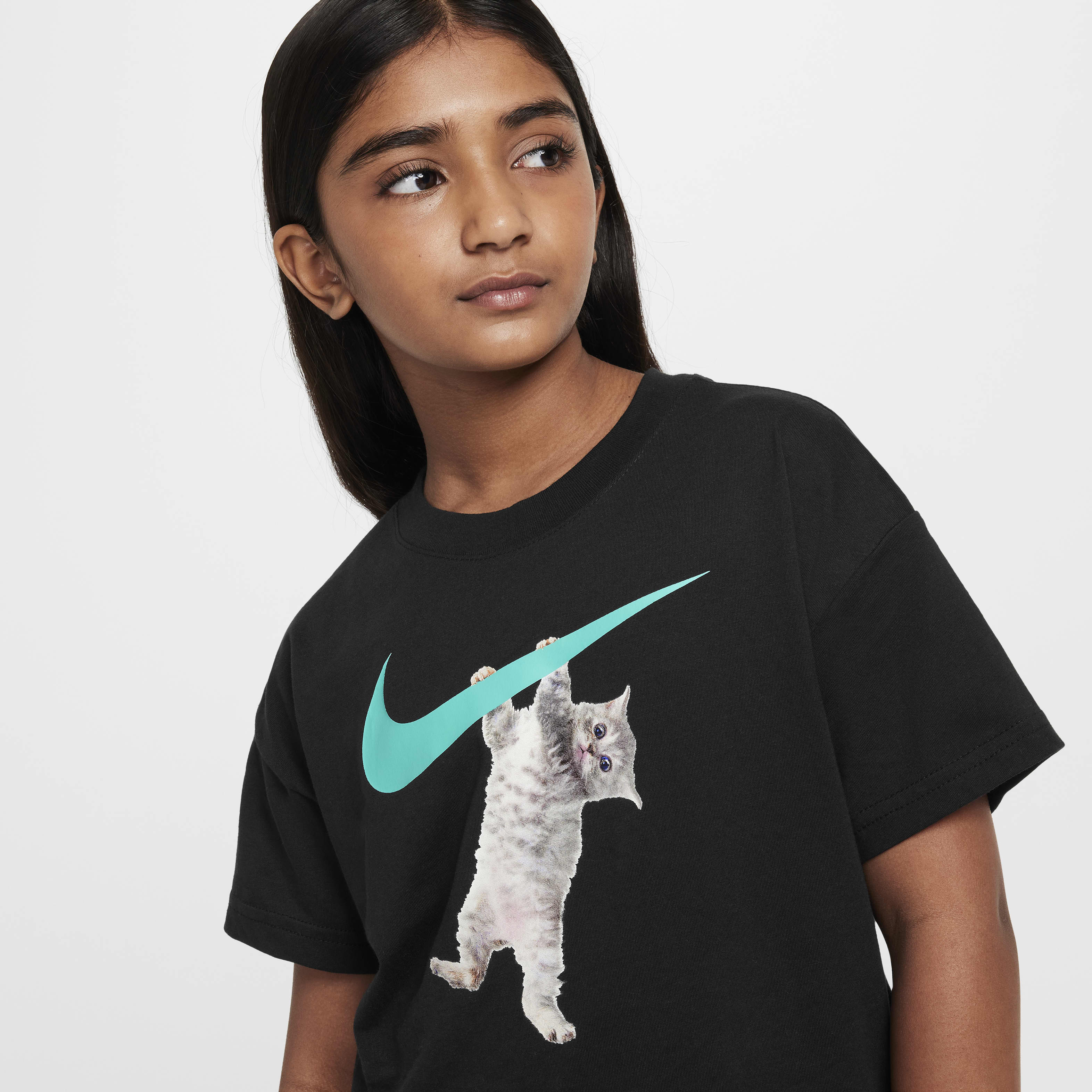 Nike Sportswear Big Kids' (Girls') T-Shirt