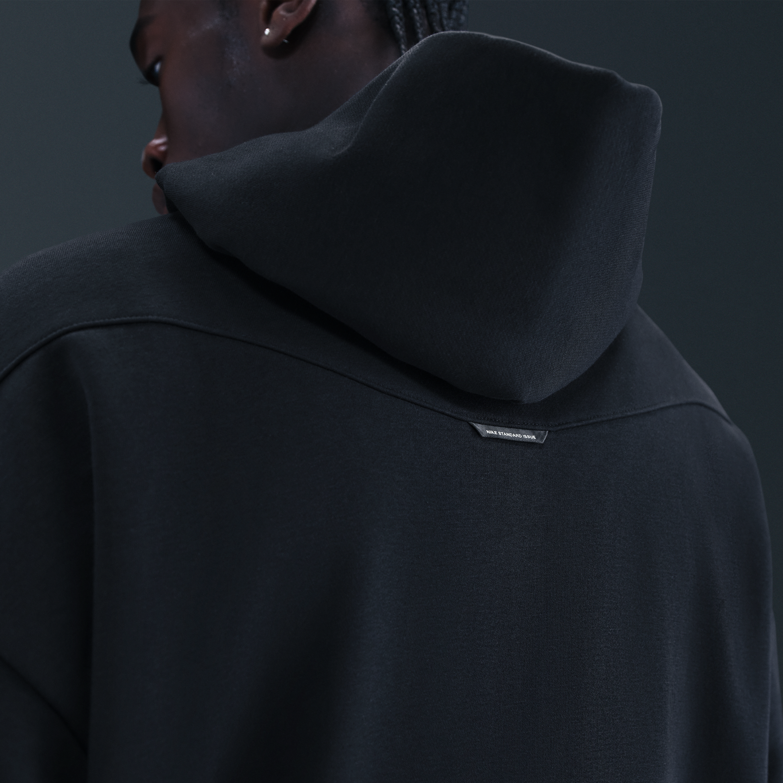 Nike Standard Issue Men's Therma-FIT Full-Zip Basketball Hoodie