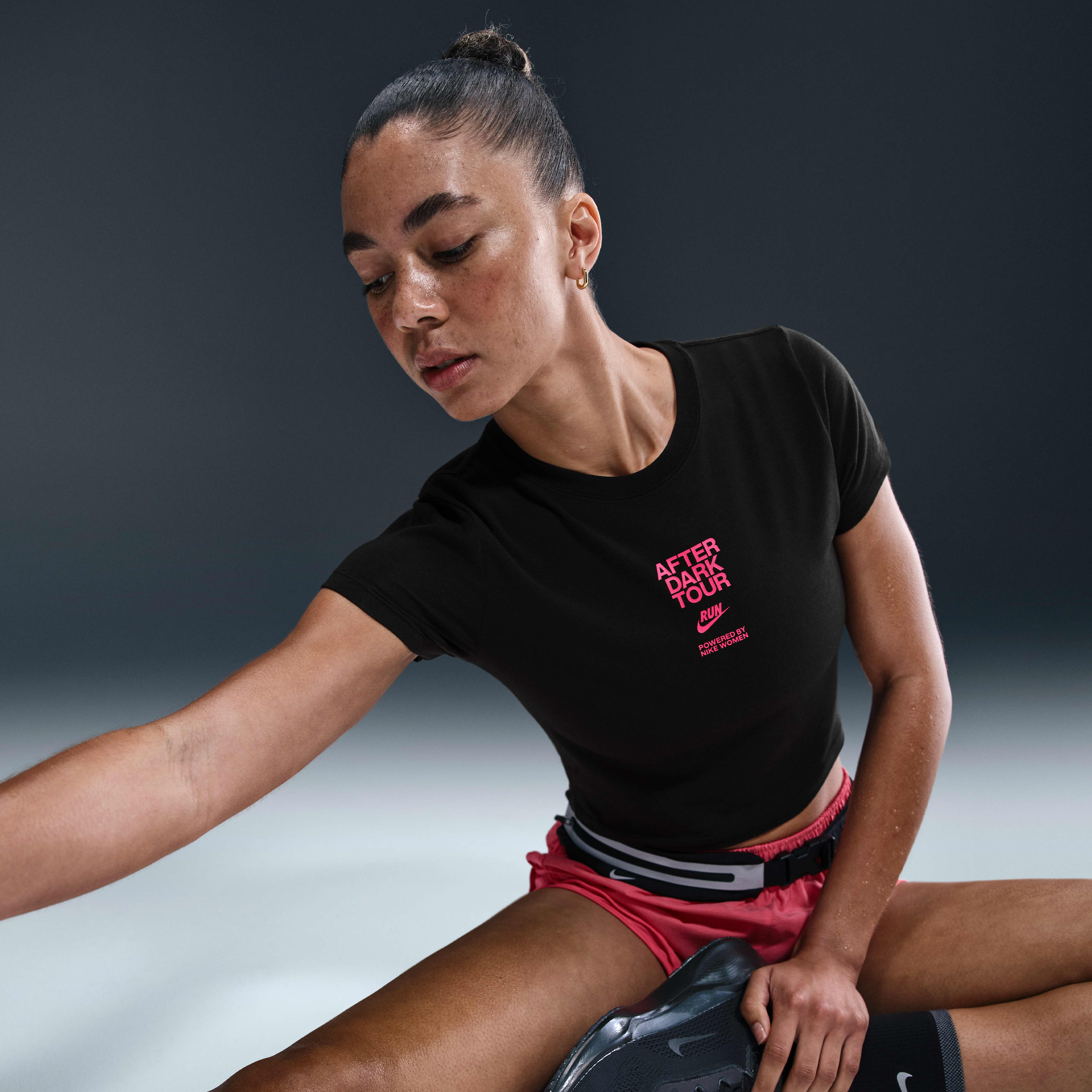 Nike After Dark Tour Women's Slim Short-Sleeve Cropped T-Shirt