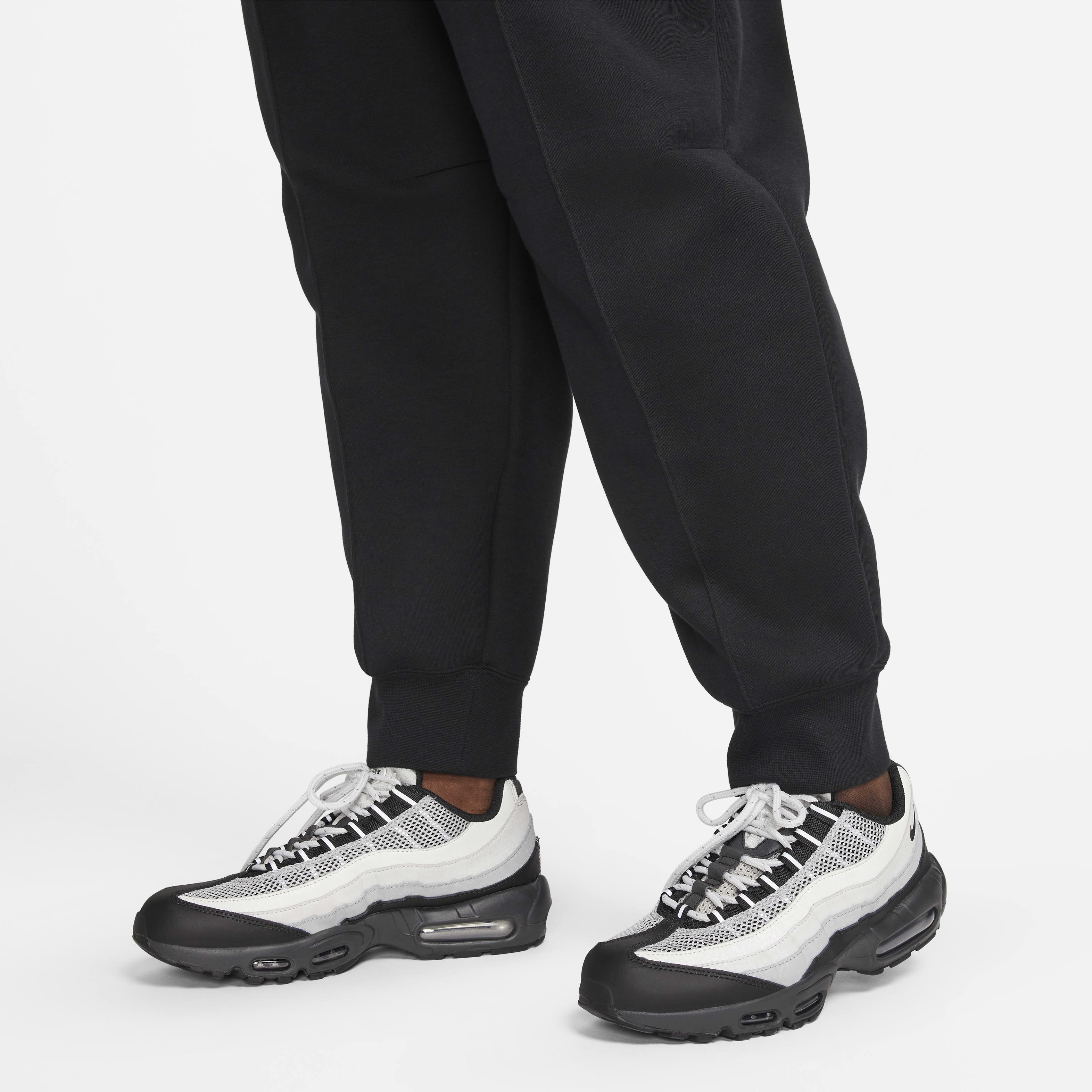 Nike Sportswear Tech Fleece Women's Mid-Rise Joggers (Plus Size)