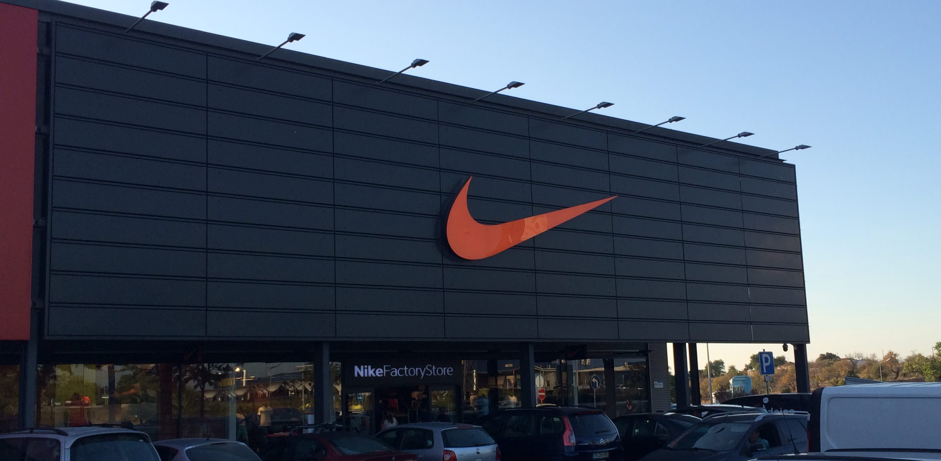 Stores in Nike.com