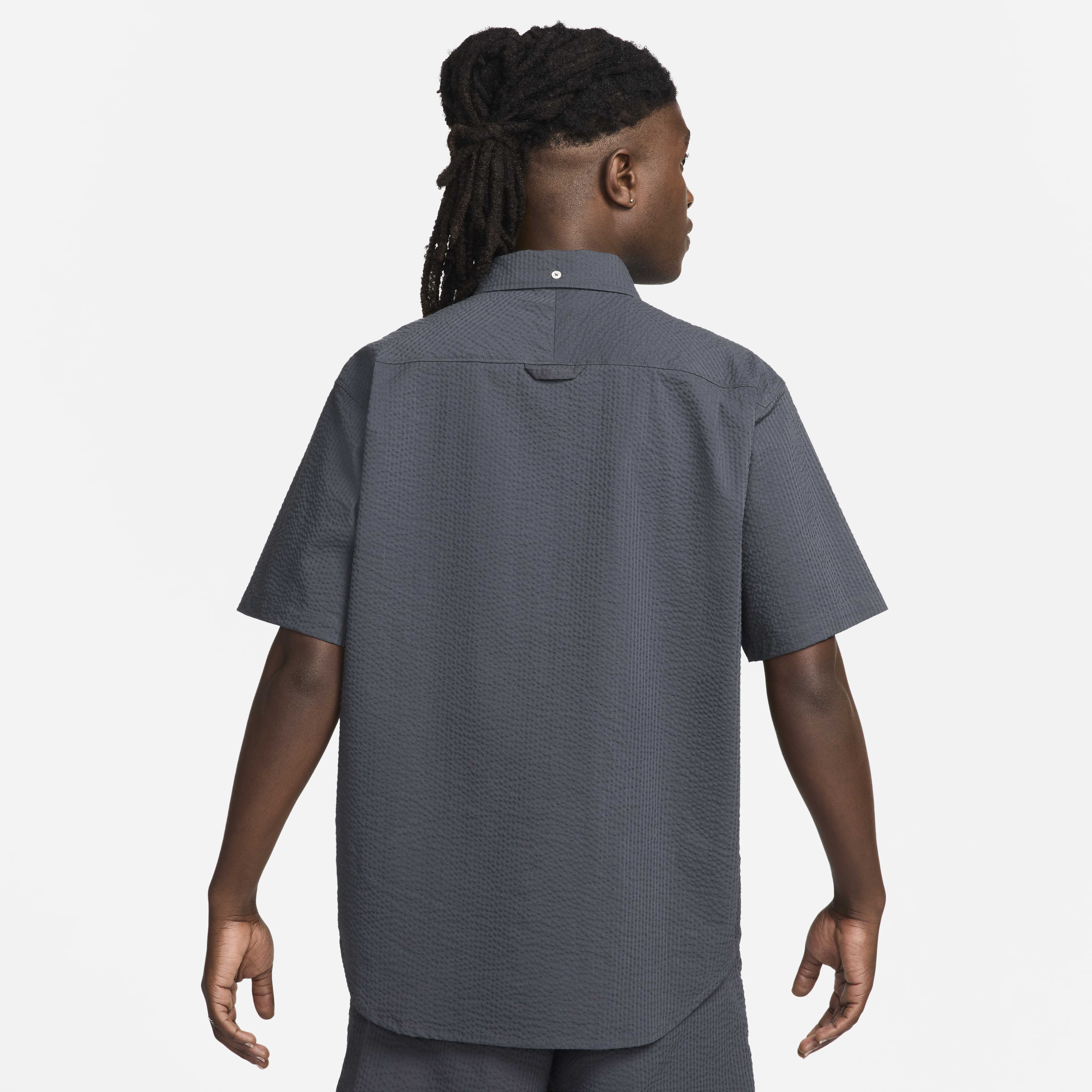 Nike Life Men's Short-Sleeve Seersucker Button-Down Shirt