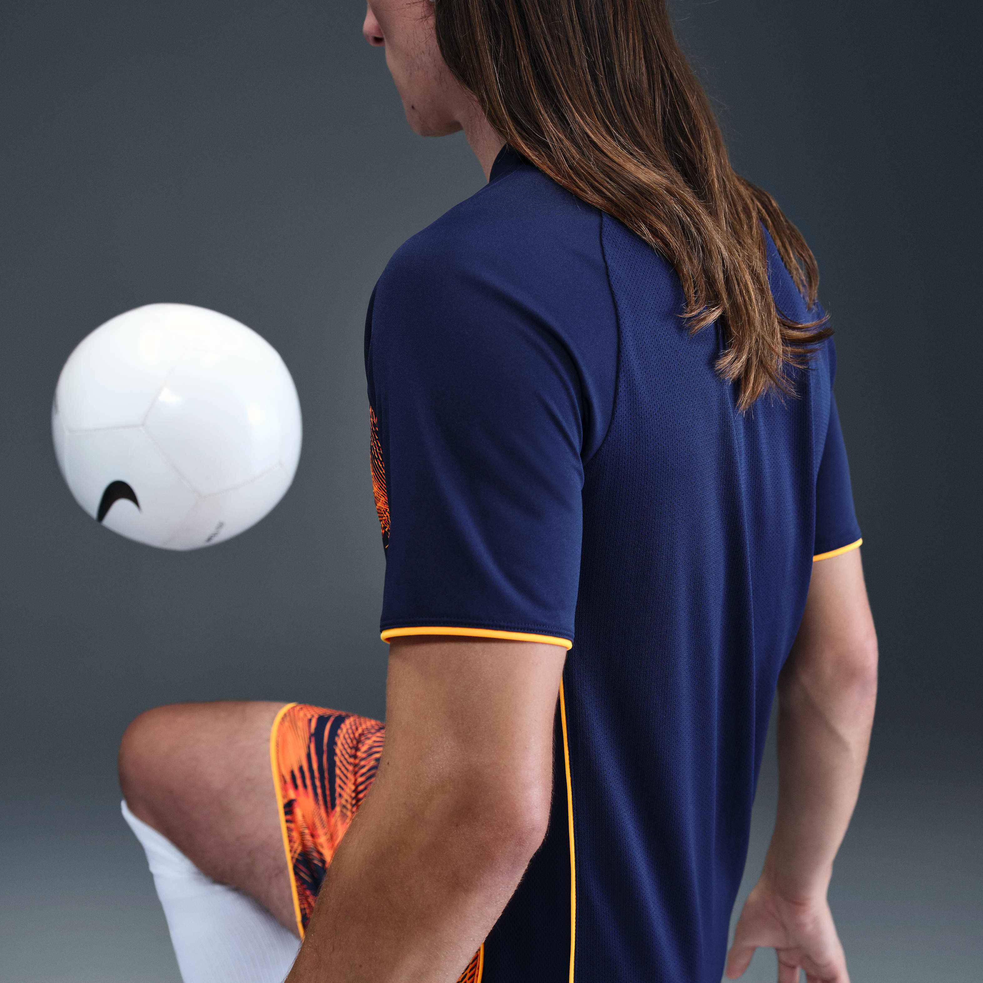 Nike Academy+ Men's Dri-FIT Short-Sleeve Soccer Top
