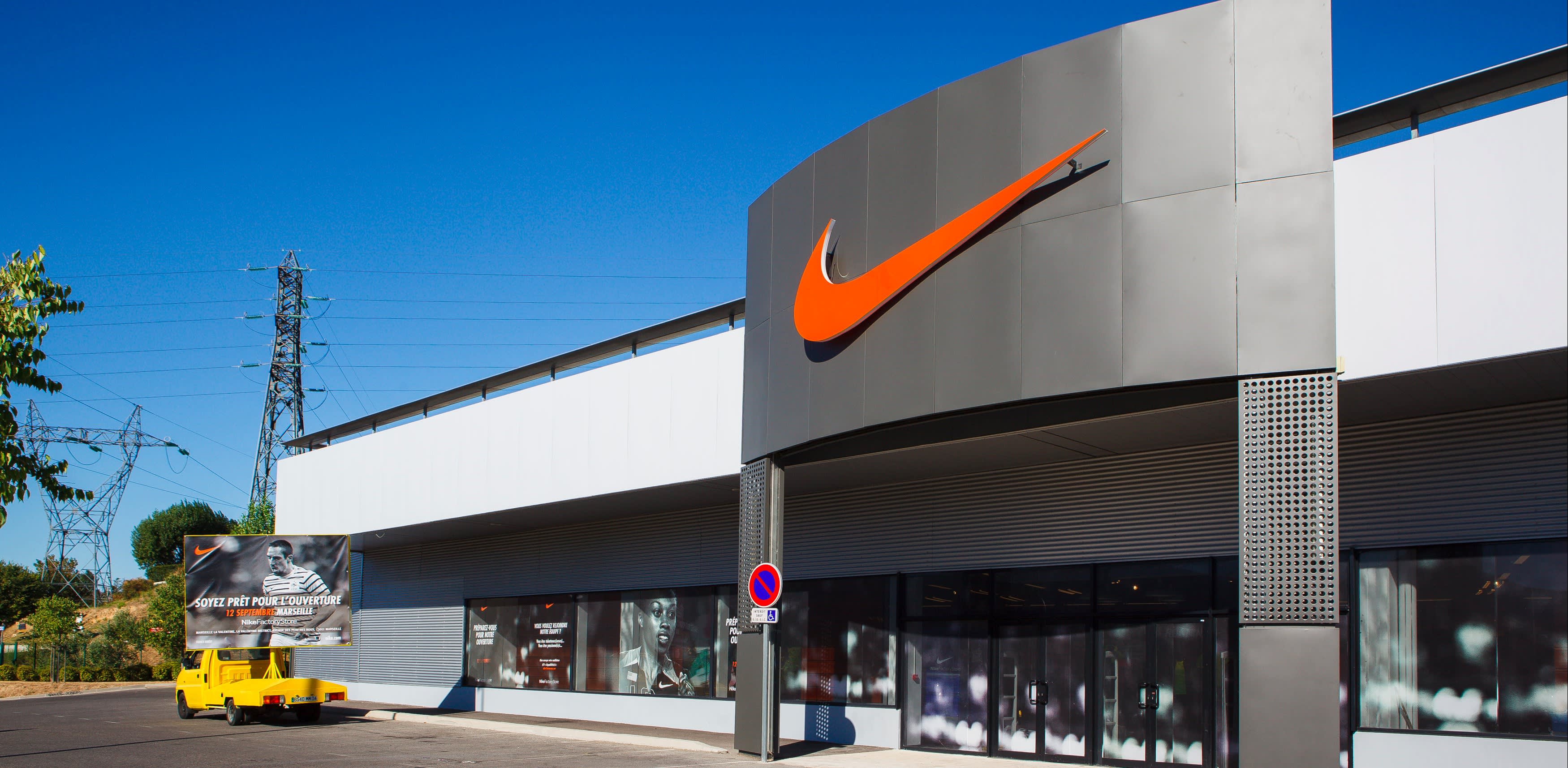 Nike factory shop zona libre