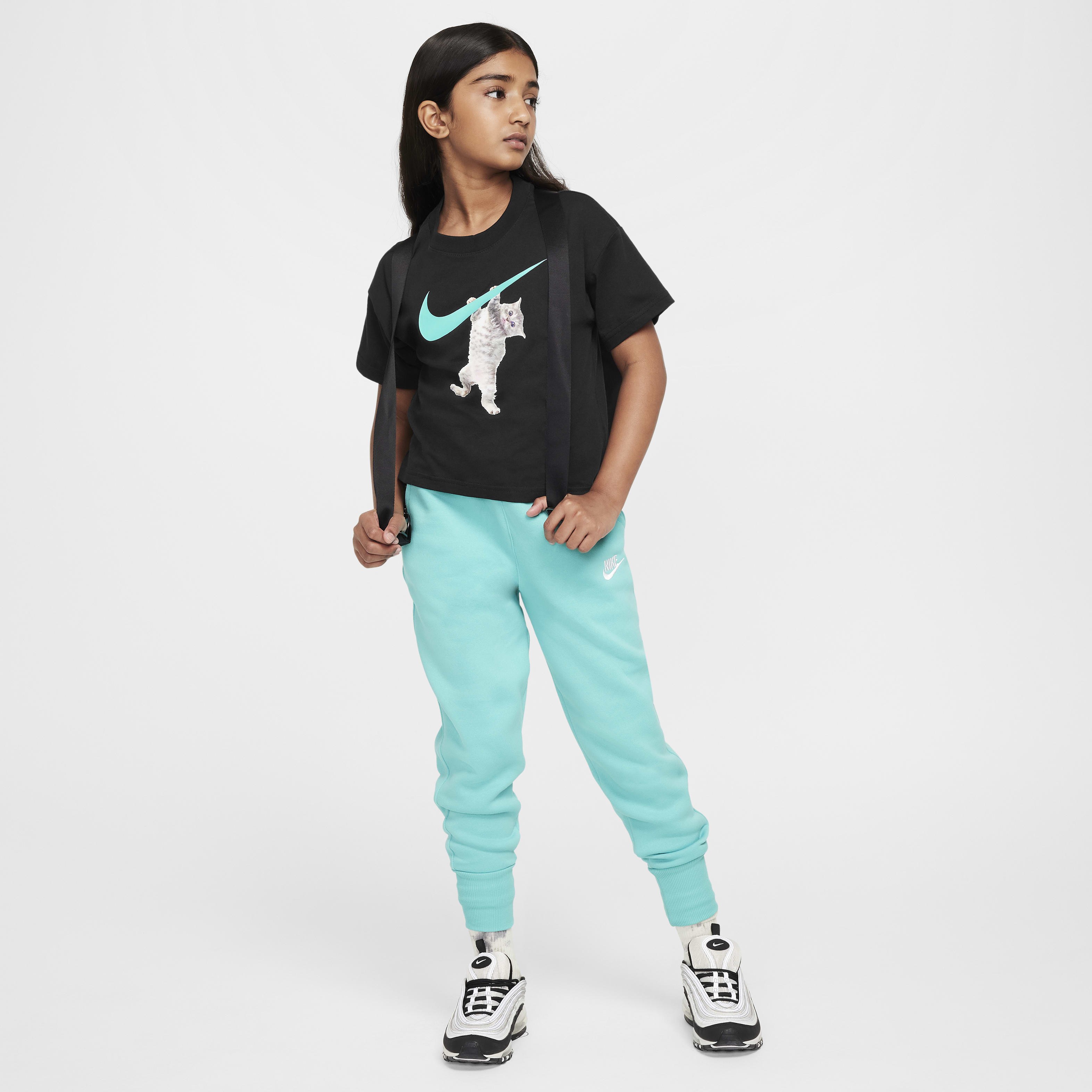 Nike Sportswear Big Kids' (Girls') T-Shirt