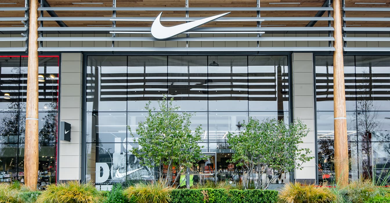 nike outlet store access park
