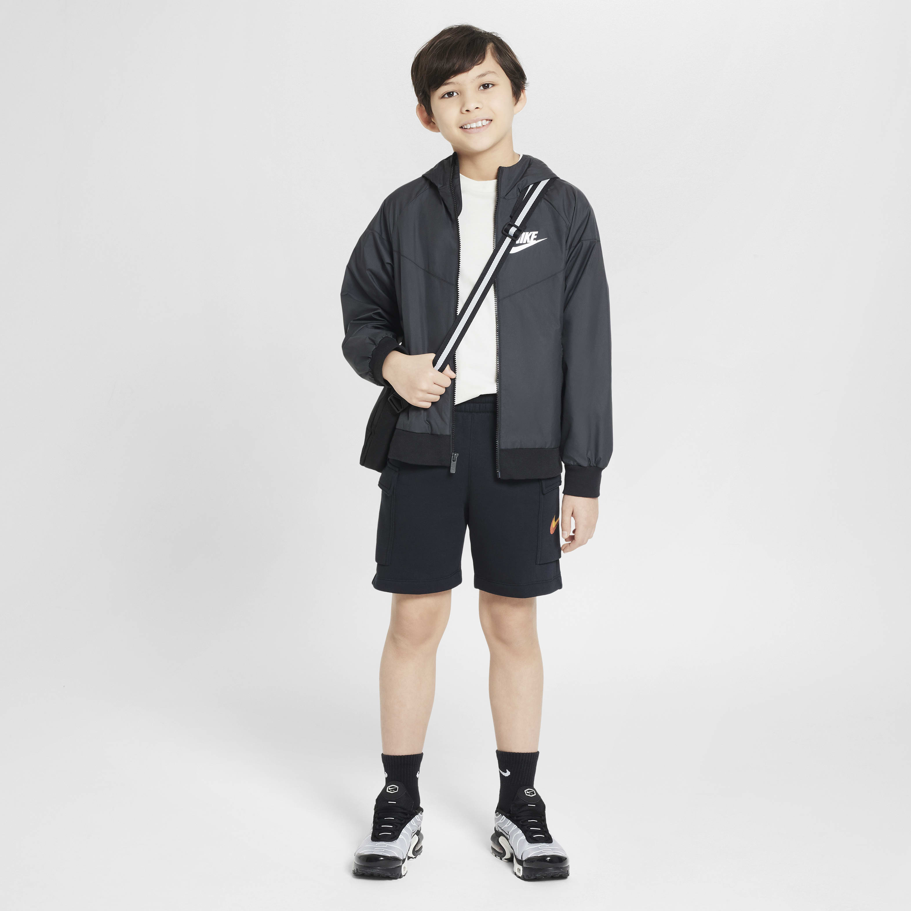 Nike Sportswear Standard Issue Big Kids' (Boys') Fleece Shorts