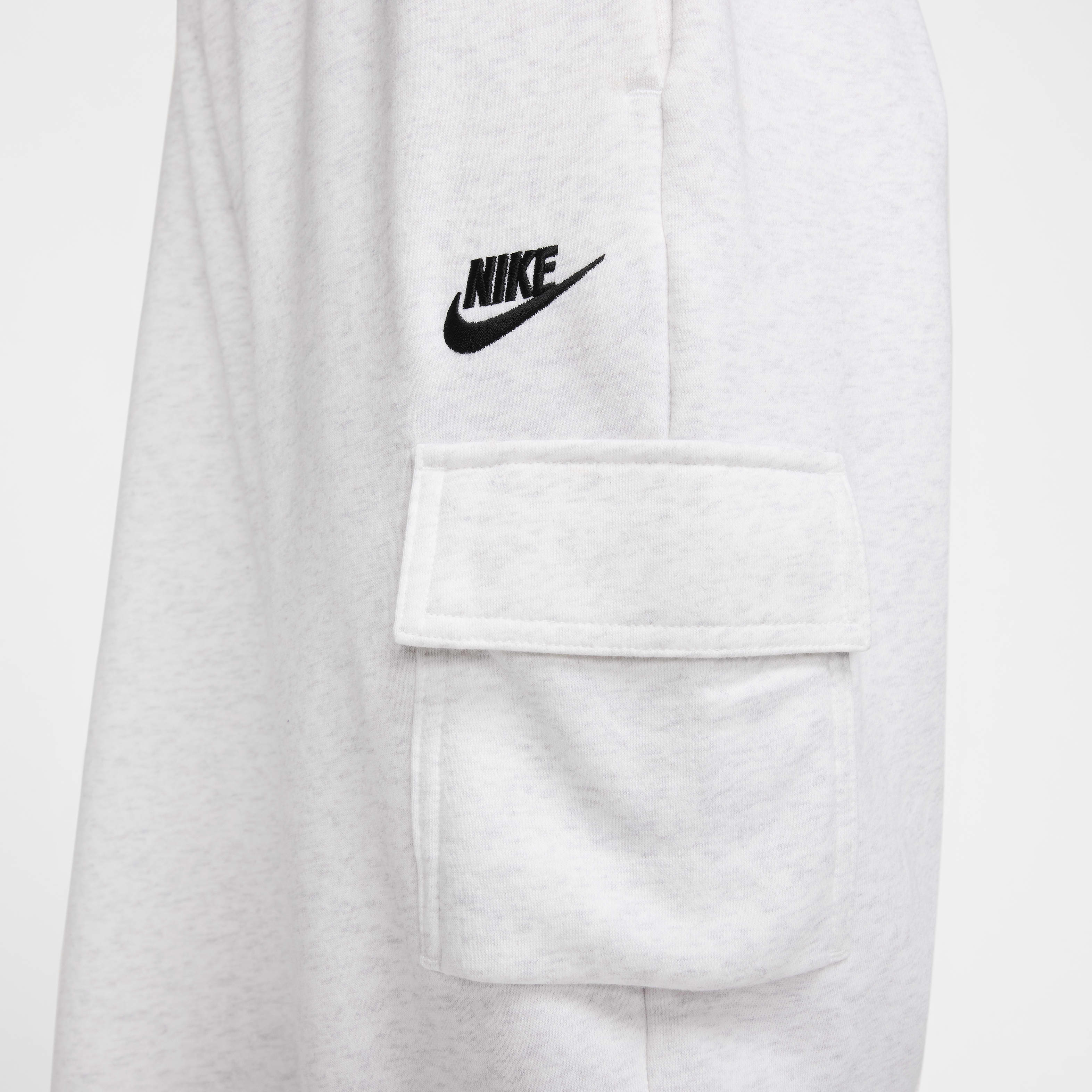 Nike Sportswear Club Fleece Women's Mid-Rise Oversized Cargo Sweatpants