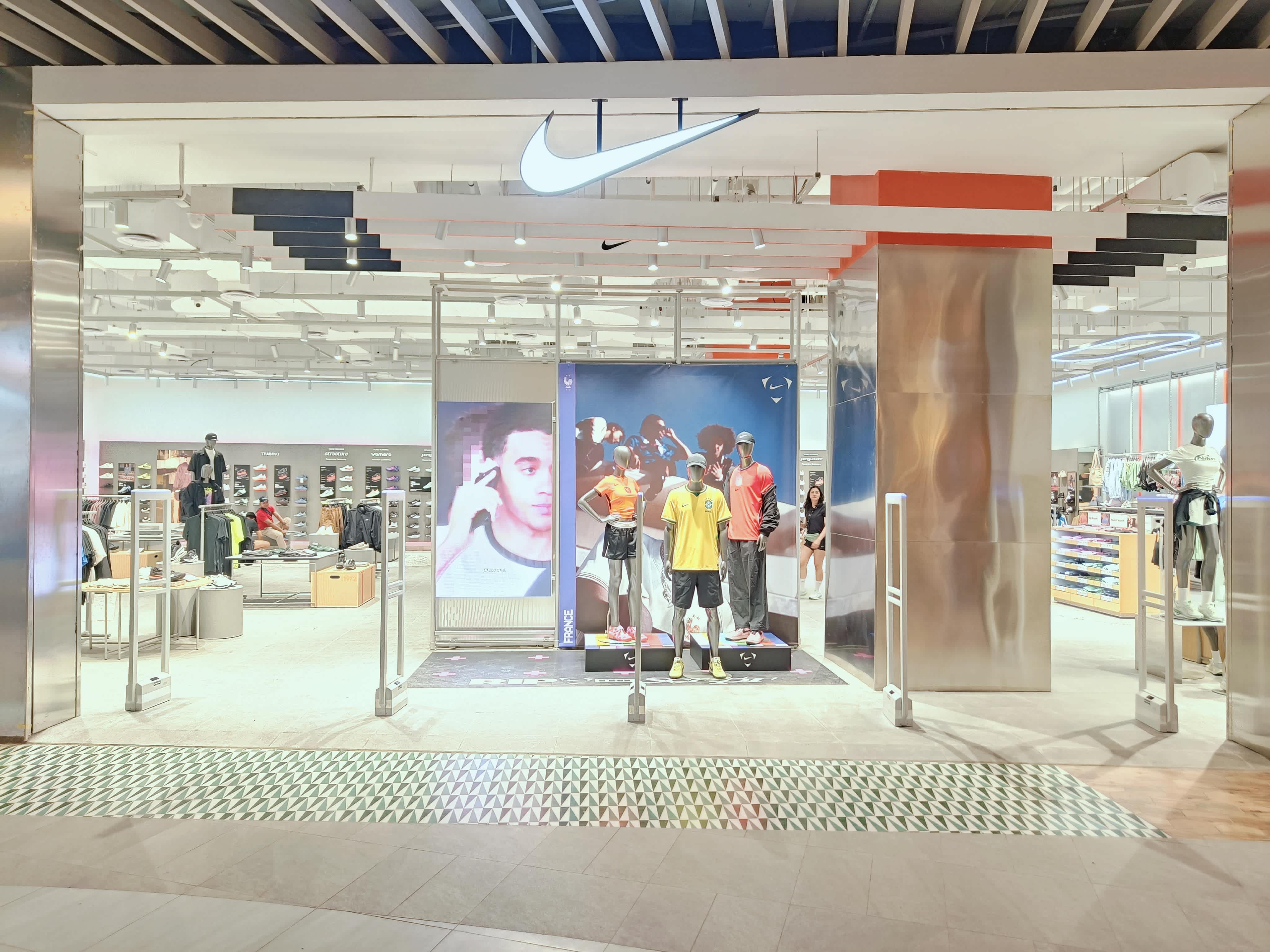 Nike Living World Kota Wisata Cibubur