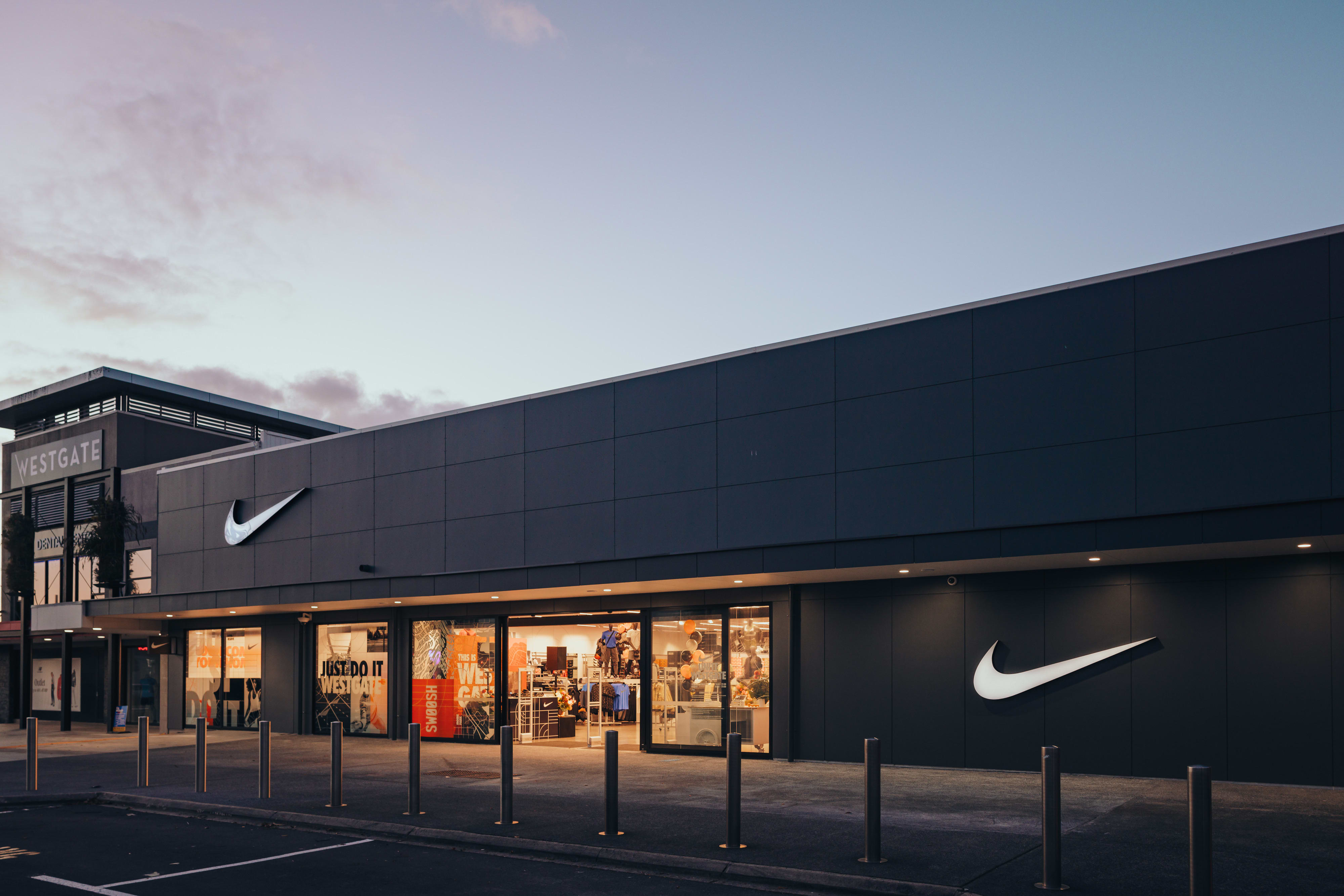 Nike factory store auckland on sale