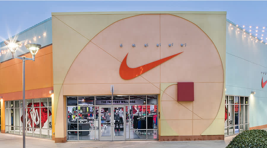 Fe ciega Agrícola La forma Nike Factory Store - Oklahoma City. Oklahoma City, OK. Nike.com